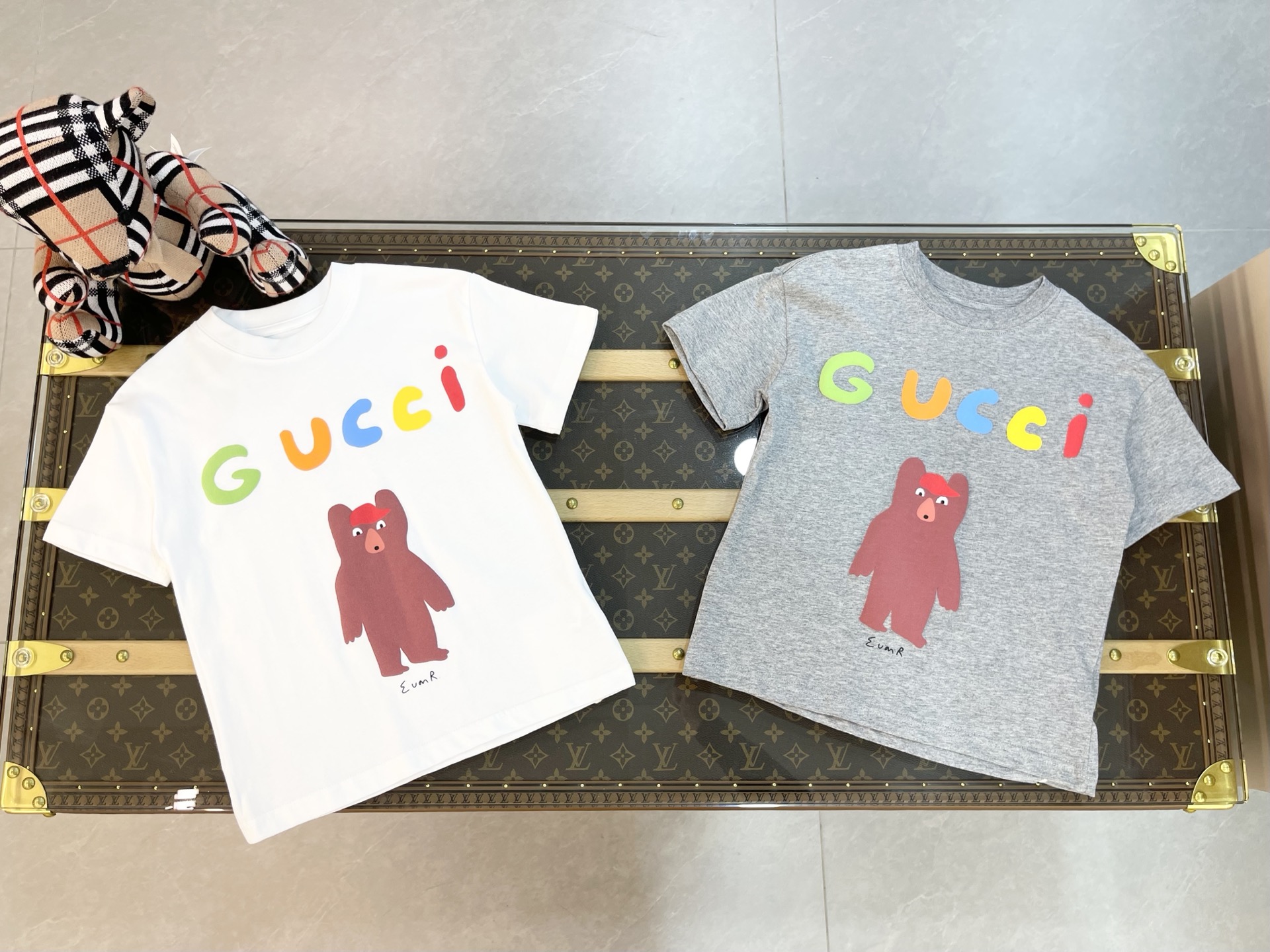 Precio de venta ¥79 sin menos GUCCI 古奇 2026 primavera temprana ropa infantil nueva manga corta osito 🐻 serie estampado…