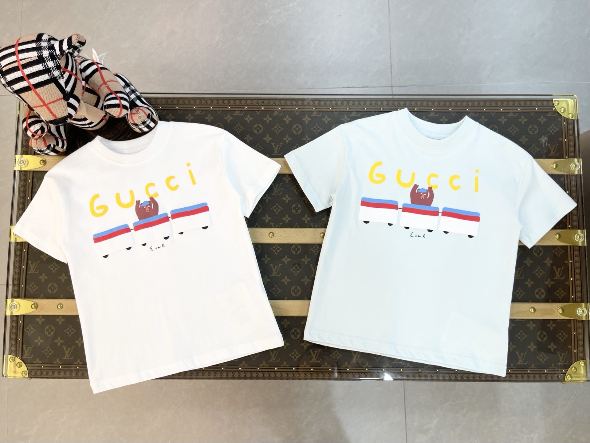 Precio de venta ¥79 sin menos GUCCI 古奇 2026 primavera temprana ropa infantil nueva manga corta osito 🐻 serie estampado…