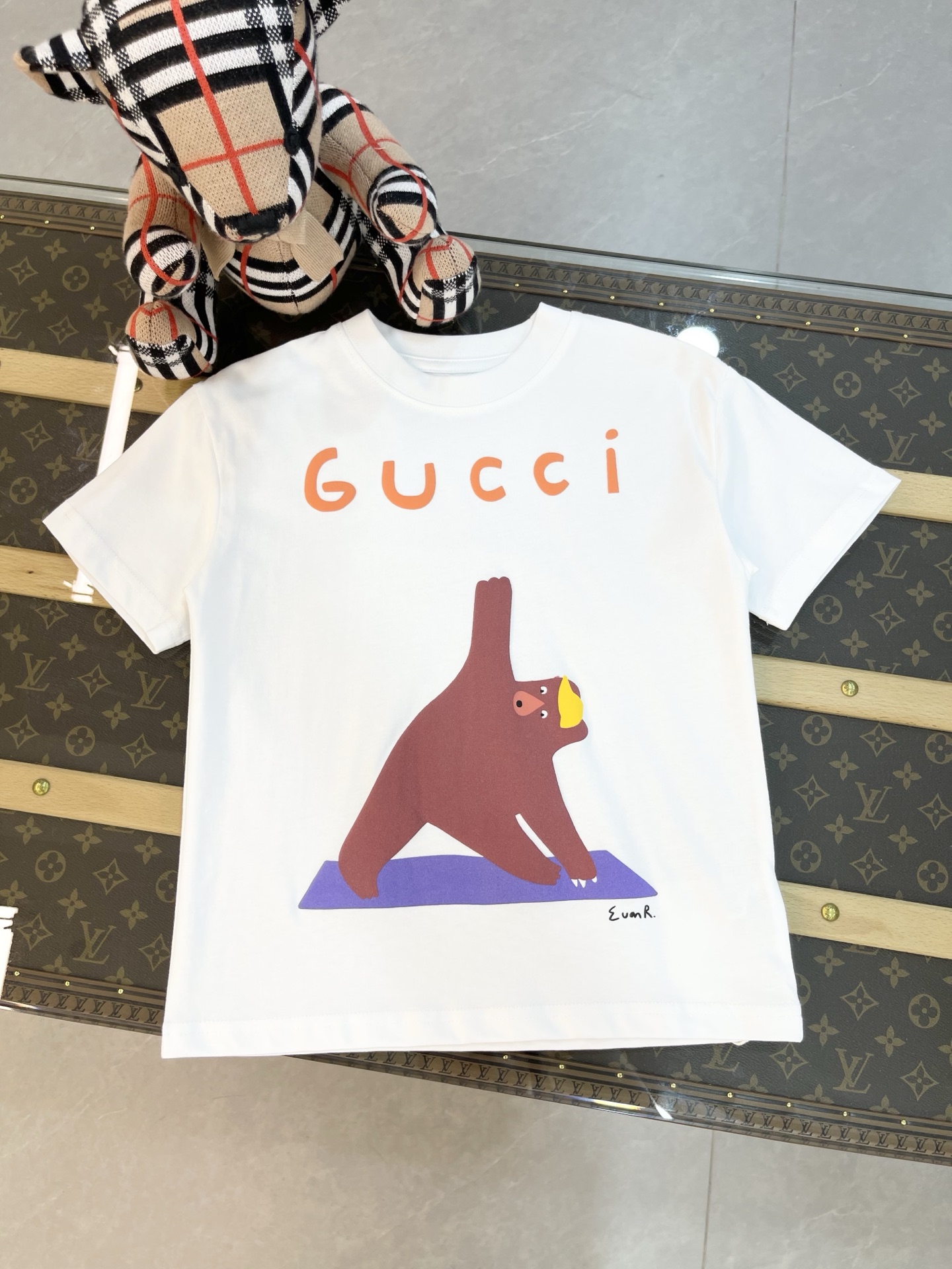 Precio de venta ¥79 sin menos GUCCI 古奇 2026 primavera temprana ropa infantil nueva manga corta osito 🐻 serie estampado…