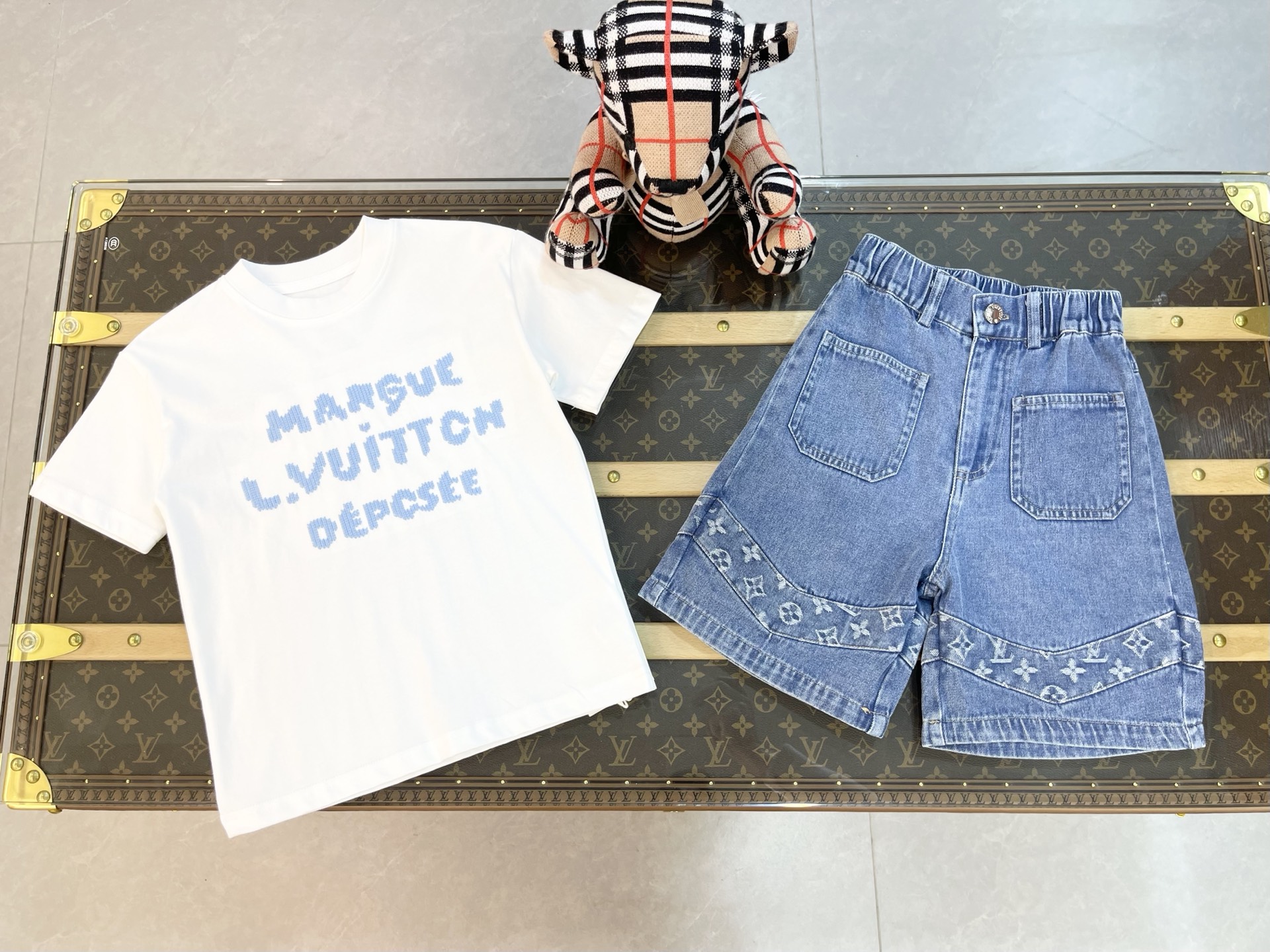 Precio de venta ¥85 sin menos LOUIS VUITTON 路易威登 2026 primavera temprana ropa infantil nueva camiseta de manga corta, t…
