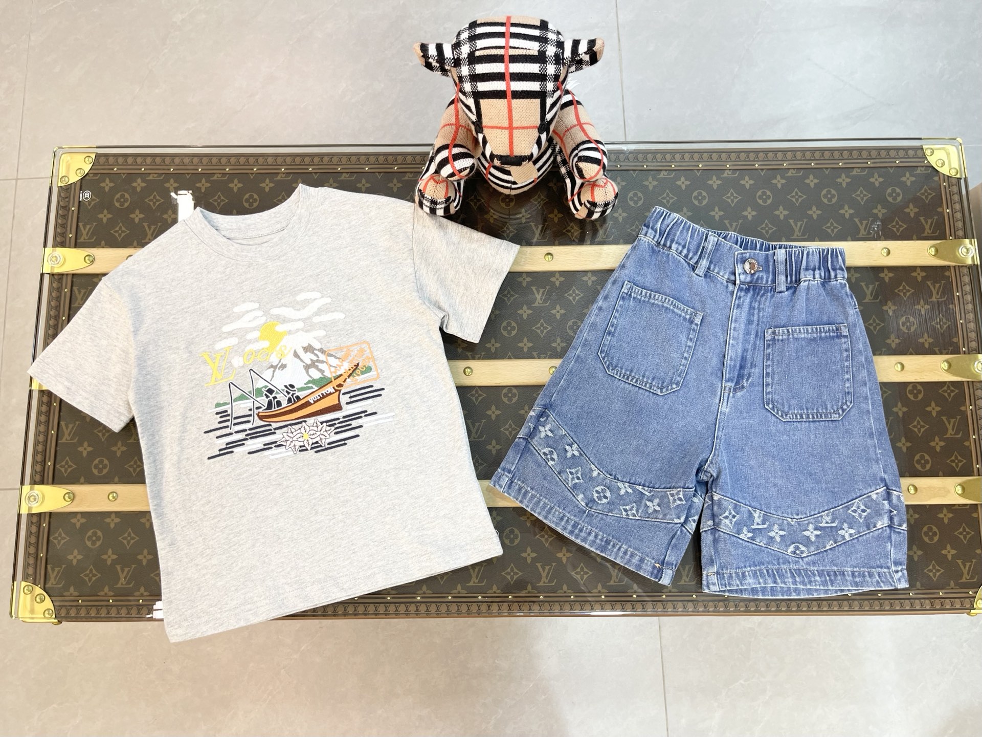 Precio de venta ¥79 sin descuento LOUIS VUITTON 2026 nueva camiseta de manga corta para niños de primavera temprana, pr…