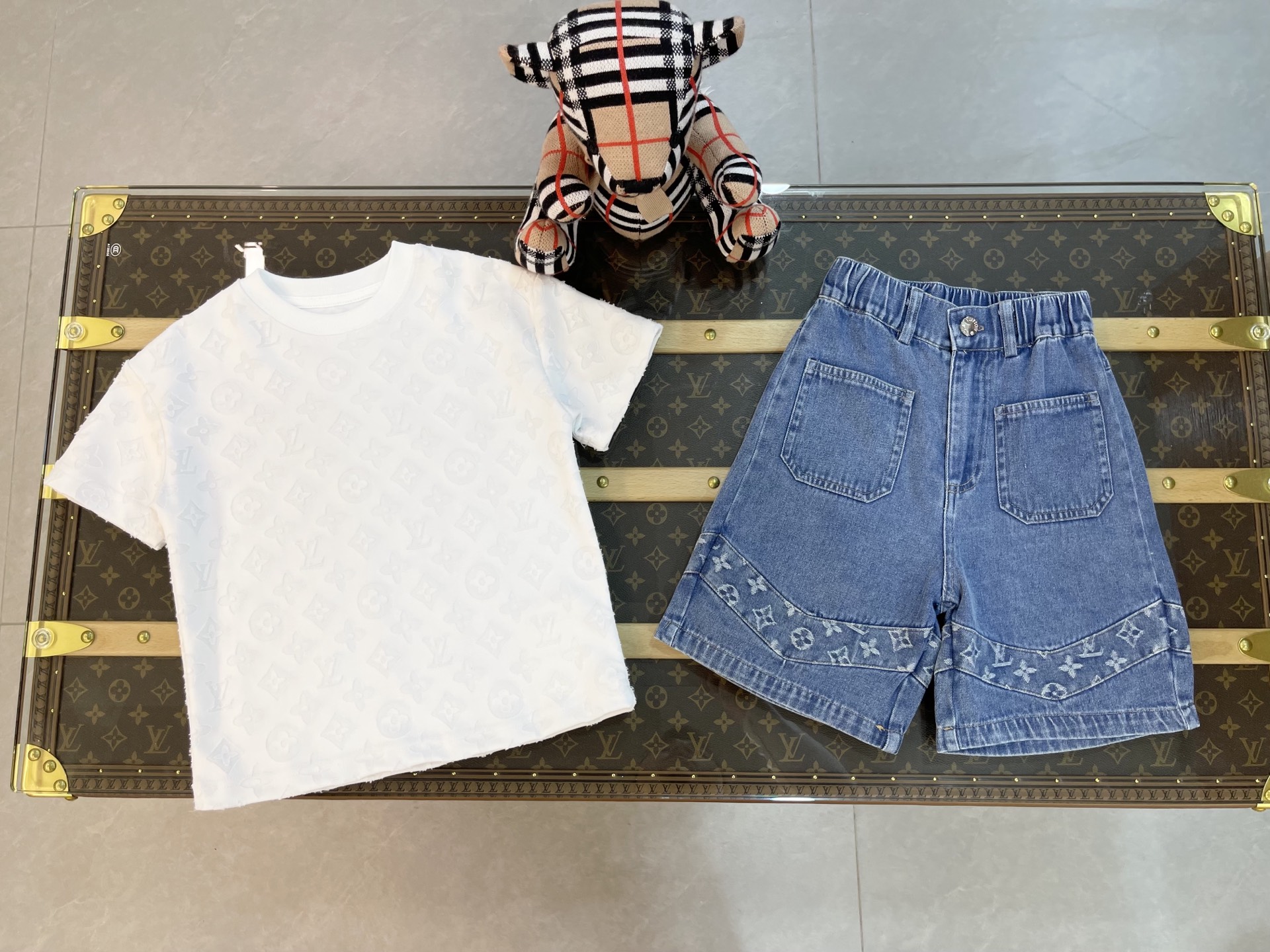 Precio de venta ¥85 sin menos LOUIS VUITTON 路易威登 2026 primavera temprana ropa infantil nueva camiseta de manga corta, t…