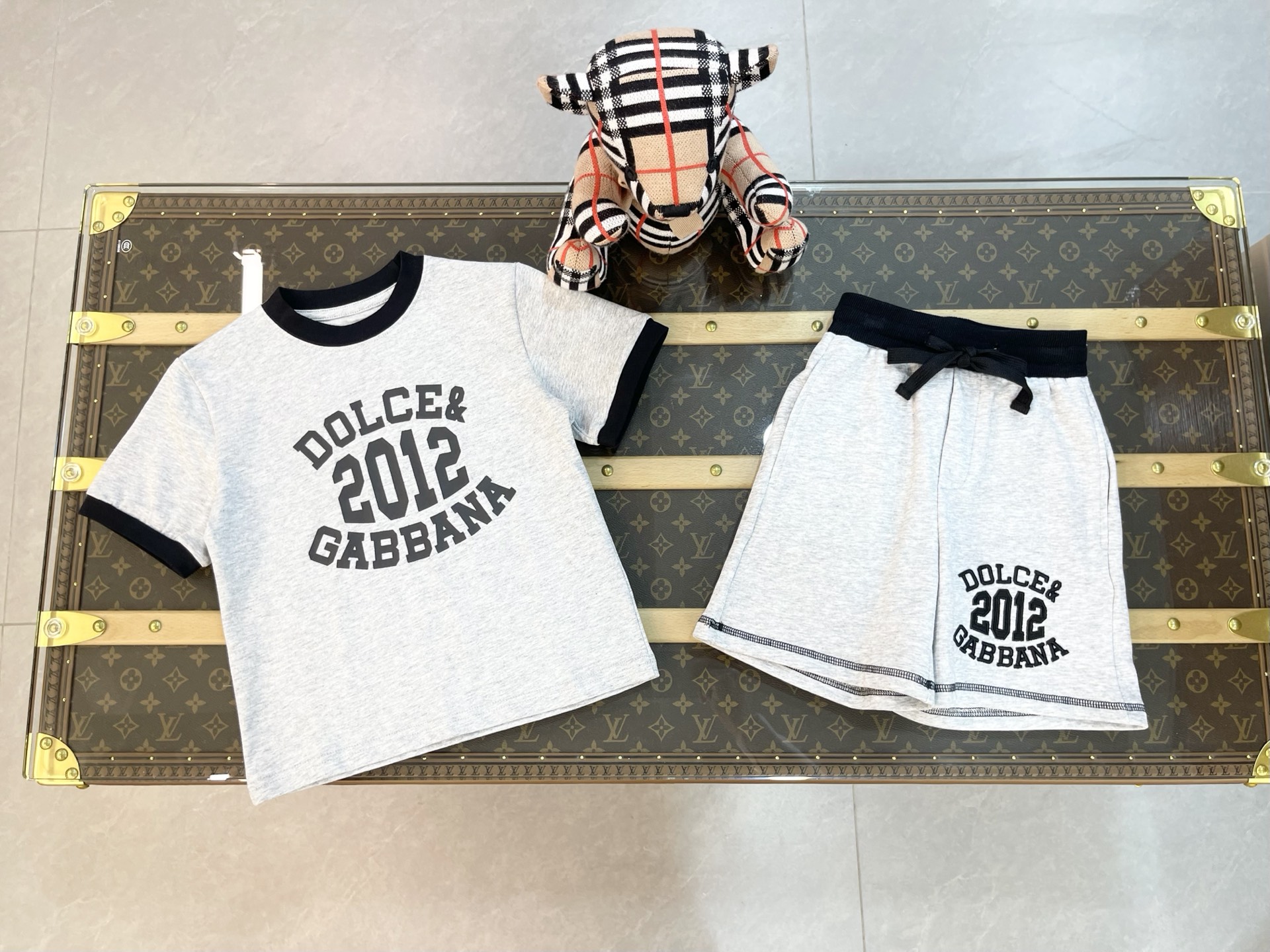 168 por conjunto, tallas 100-150cm DOLCE&GABBANA 2026 nueva colección de primavera para niños conjunto con estampado de…