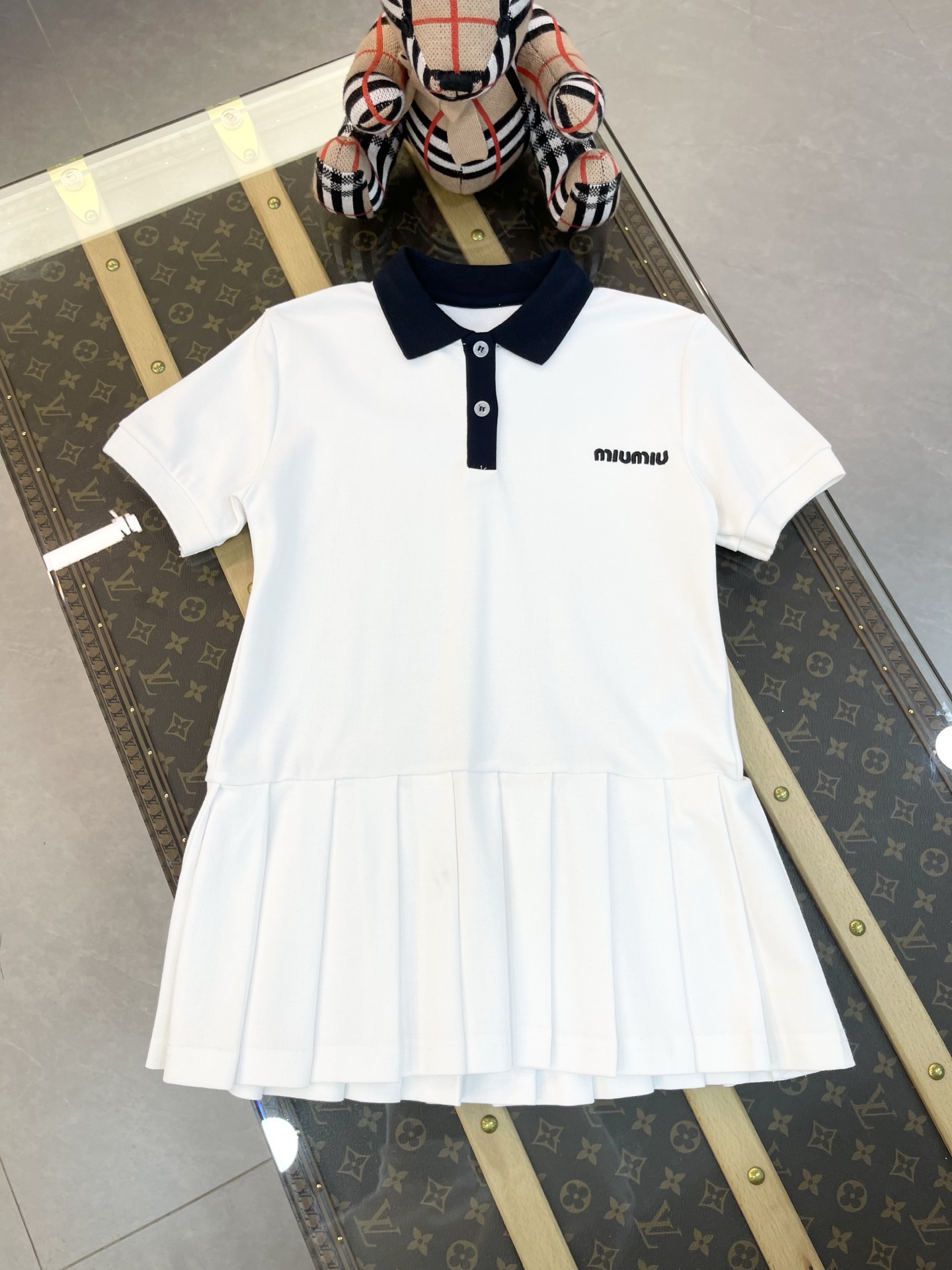 168元 sin descuento talla 100-150cm MIUMIU 寥寥 2026 primavera temprana niños nuevo vestido plisado tela de cuentas calida…
