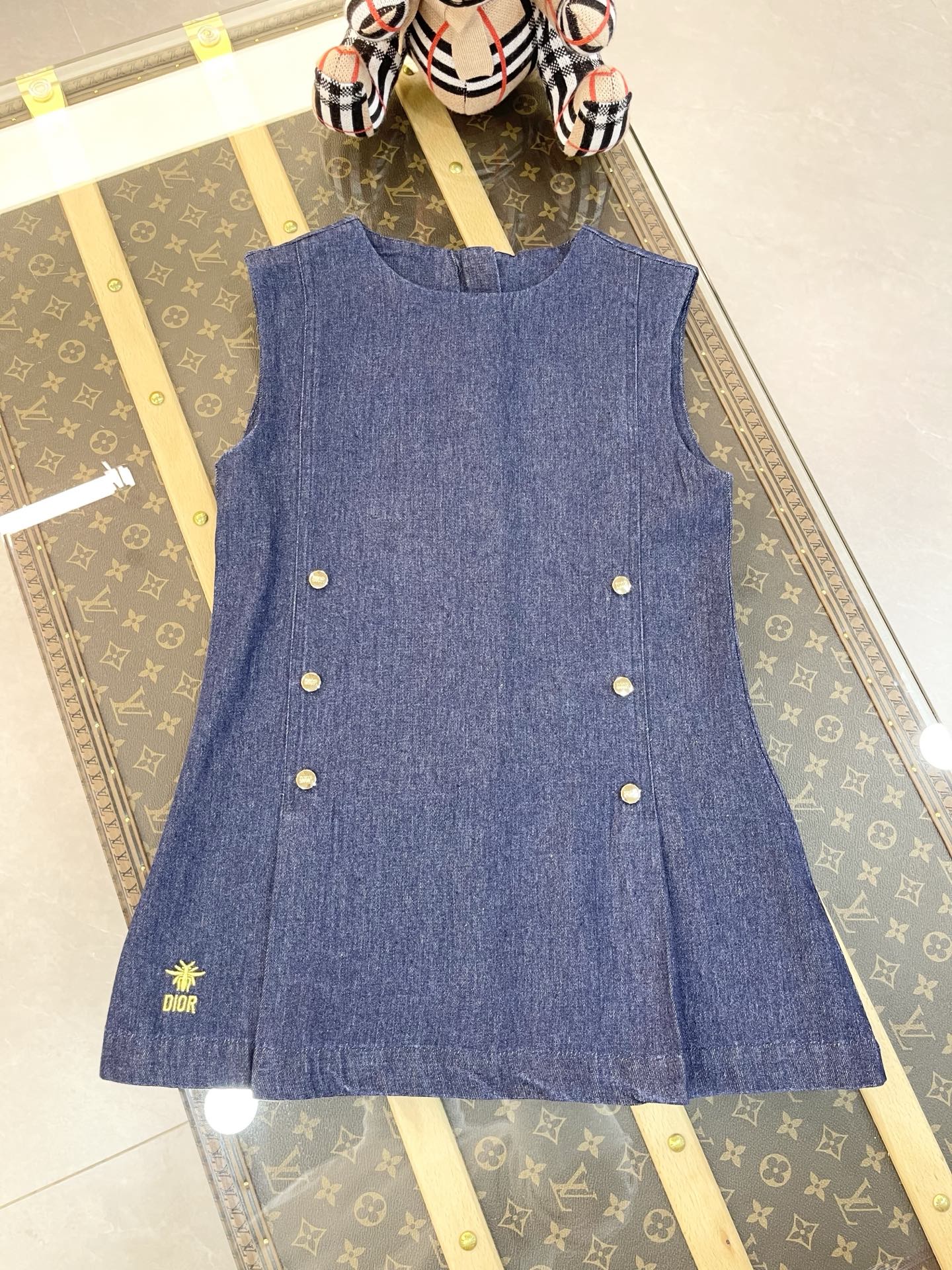 168 yuanes sin descuento, tallas 100-150cm. Dior 2026 nuevo vestido vaquero de primavera para niñas. Bordado con hilo d…