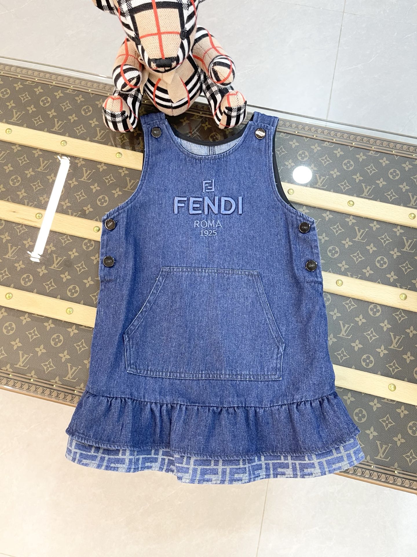 158元 sin descuento talla 100-150cm FENDI 芬迪 2026 primavera temprana niños nuevo vestido vaquero proceso de bordado trid…