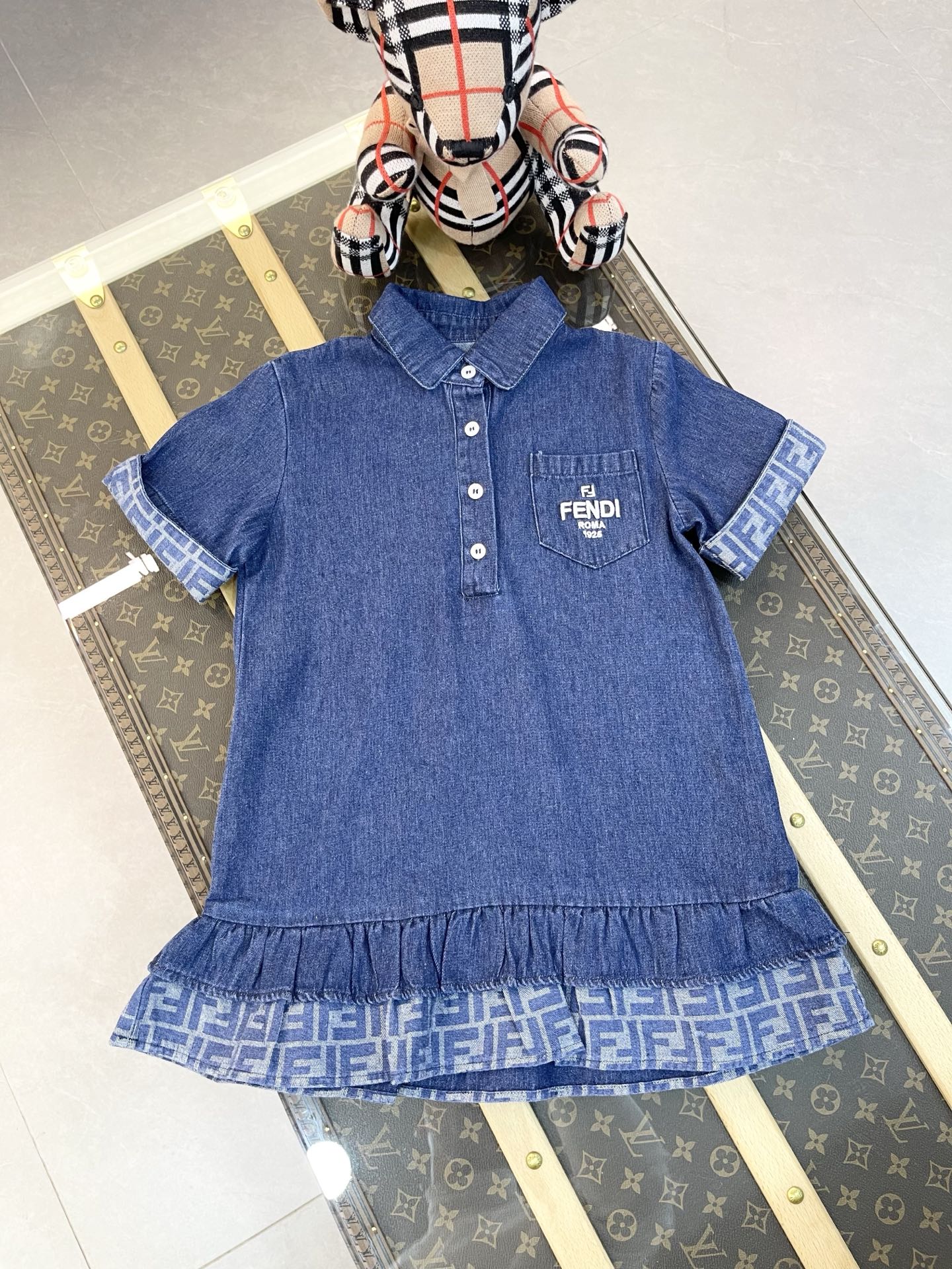 158元 sin descuento, tallas 100-150cm FENDI 芬迪 2026 colección de primavera para niños, nueva falda vaquera, proceso de b…