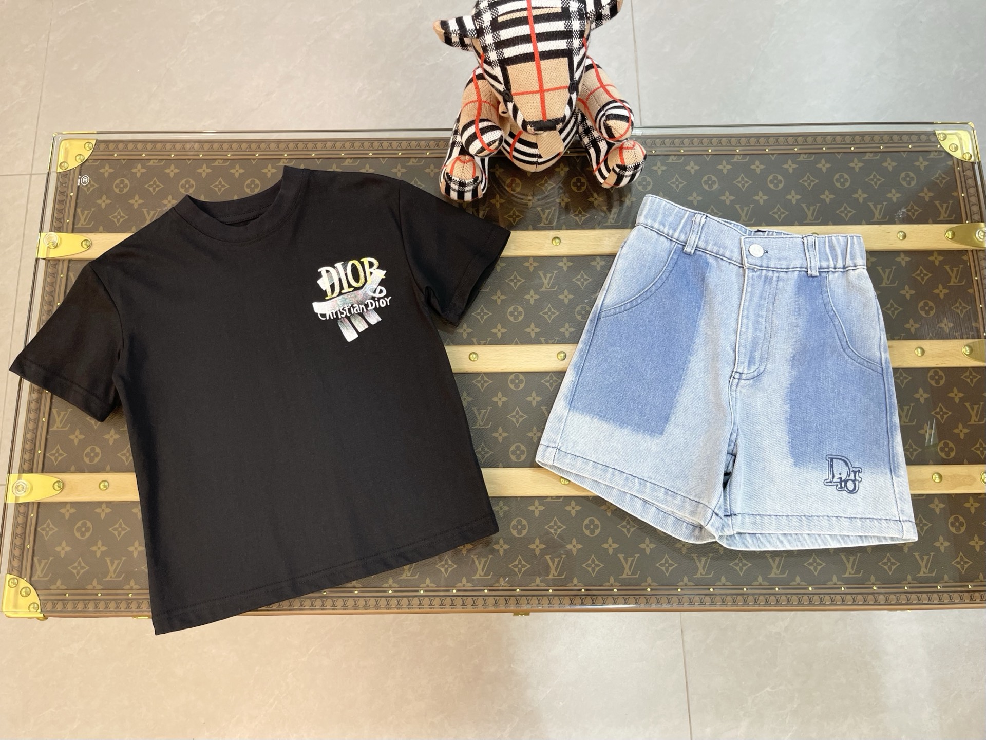 Precio de venta ¥79 sin descuento DIOR 迪奥 2026 camiseta de manga corta para niños, nueva temporada de primavera, camise…
