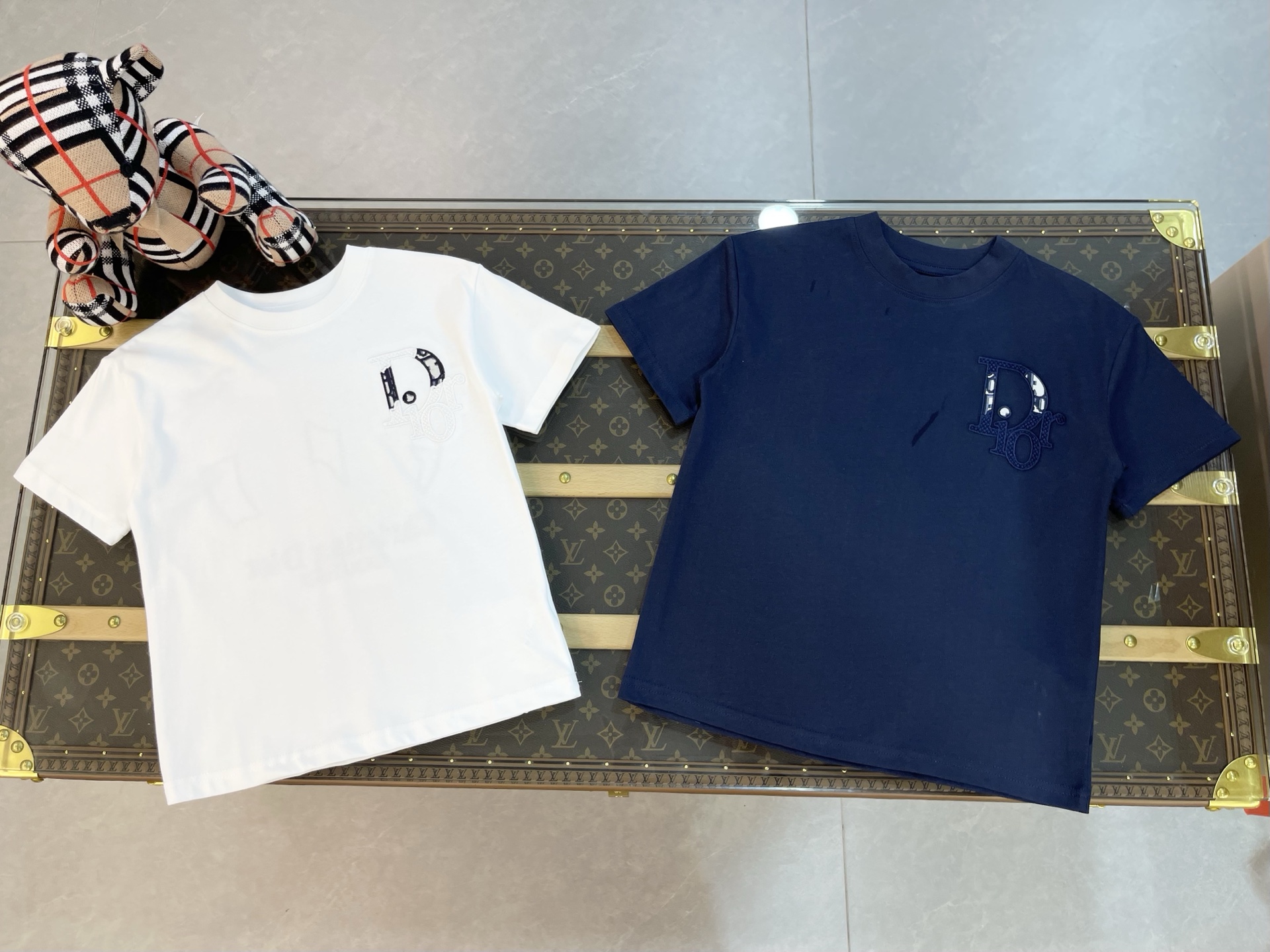 Precio de venta ¥79 sin descuento DIOR 2026 nueva colección de primavera para niños camiseta de manga corta con bordado…