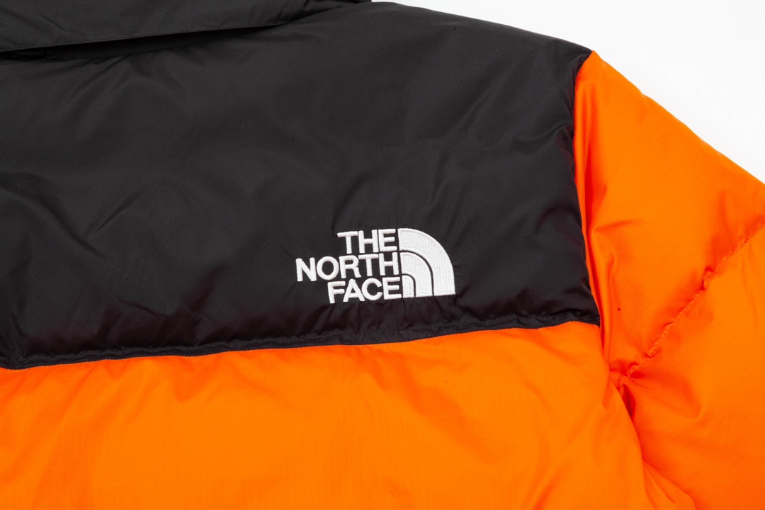 THE NORTH FACE 1996 NUPTSE 700FP 白ダウン 4NCH 防水 フード付き ダウンジャケット