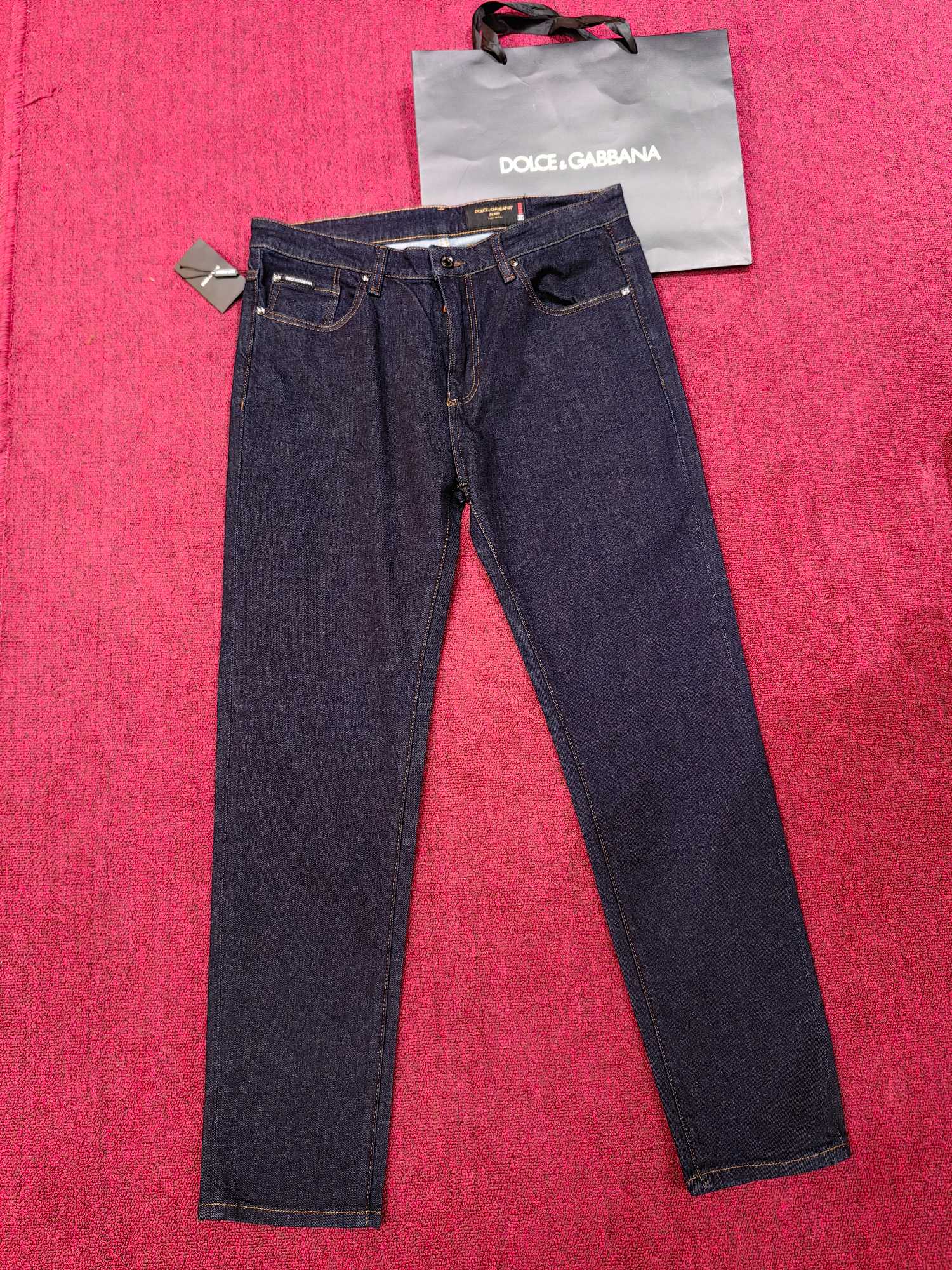 𝘿𝙊𝙇𝘾𝙀 & 𝙂𝘼𝘽𝘽𝘼𝙉𝘼🔥 2025 Nuevo estilo de jeans, serie de lavado perfecto, réplica uno a uno, corte recto ajus…