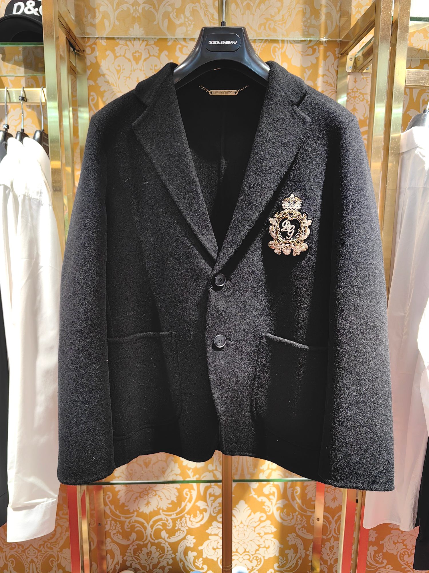 𝘿𝙊𝙇𝘾𝙀 & 𝙂𝘼𝘽𝘽𝘼𝙉𝘼 2024 Nuevo estilo de traje, insignia DG cosida a mano en el pecho, estilo de desfile de la …