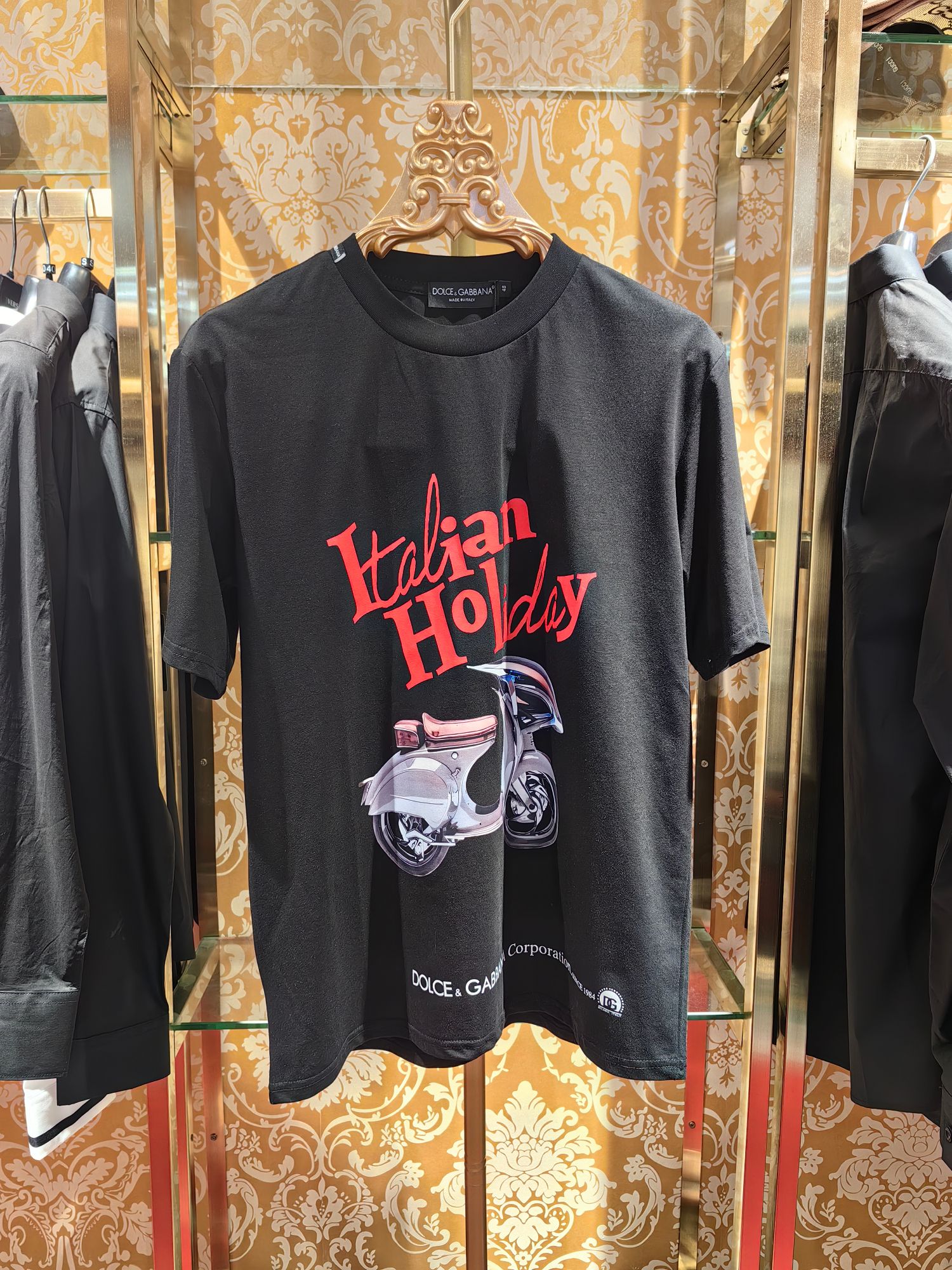 NO:123904,& 2025/ss latest T-shirt DG round neck high-definition direct-spray printing 230g pure cotton imperial cotton plastered and weaving, not the double yarn fabric of the market, different from the market goods, the feel is particularly soft and comfortable to wear in summer, simple and fashionable, never out of time, the upper body looks very good, counter synchronized, men and women same style, slim fit style, color, white/black, 46-52,, Dolce&Gabbana,tees, t-shirt, alexander wang19860909& 2025/ss最新款T恤 DG圆领高清直喷印花 230克纯棉御品棉订织订染 不是市场的双纱面料 区别市场货 手感特别柔软夏天穿非常舒服 简单时尚永不过时 上身超好看 专柜同步 男女同款 修身版型 颜色 白/黑 码数46-52,,Dolce&Gabbana,tees，t-shirt,alexander wang,Men's clothing