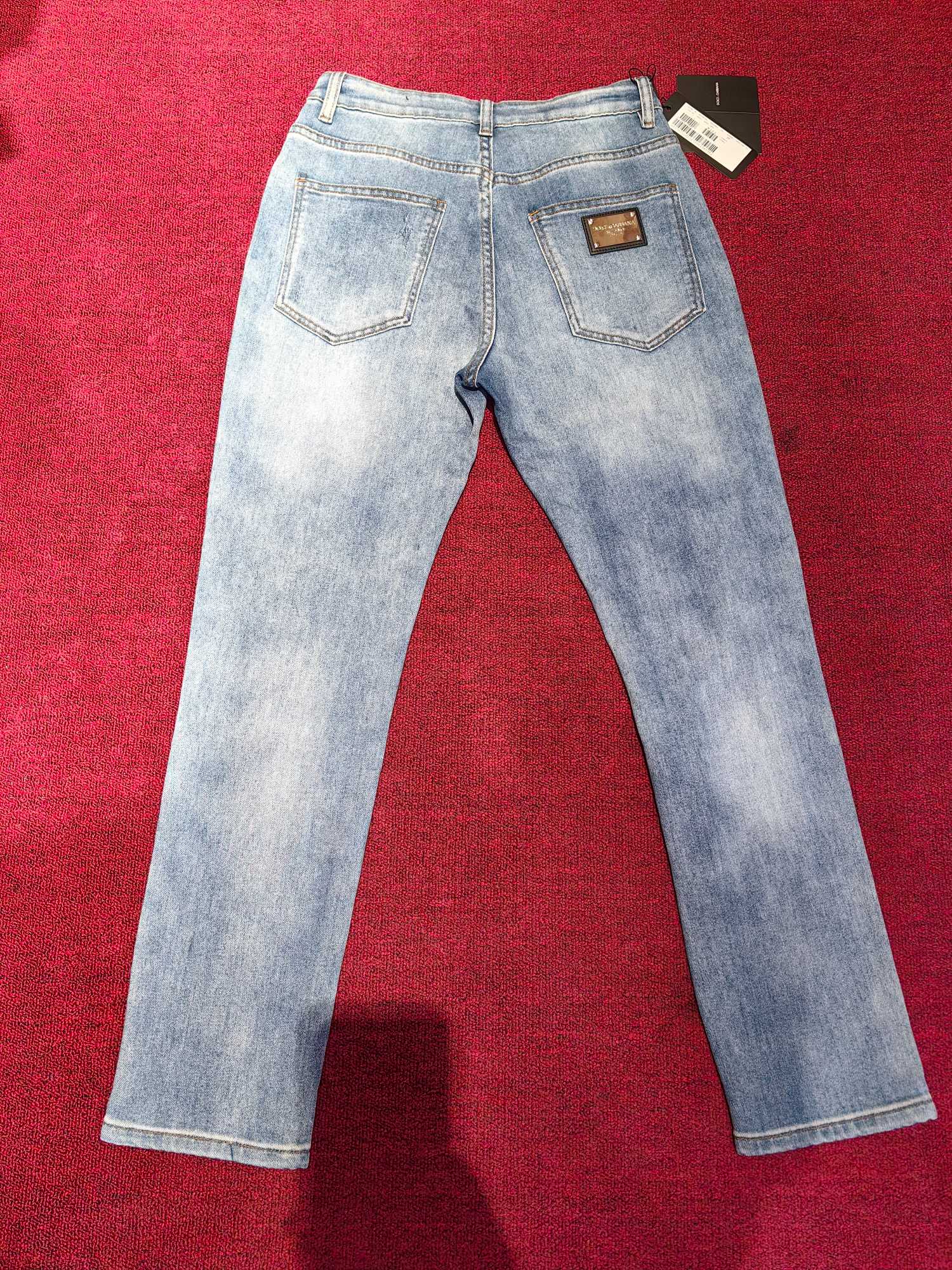 DOLCE & GABBANA Light Blue Wash Straight-Leg Jeans with Logo Patch 10 a1741864199877 7535