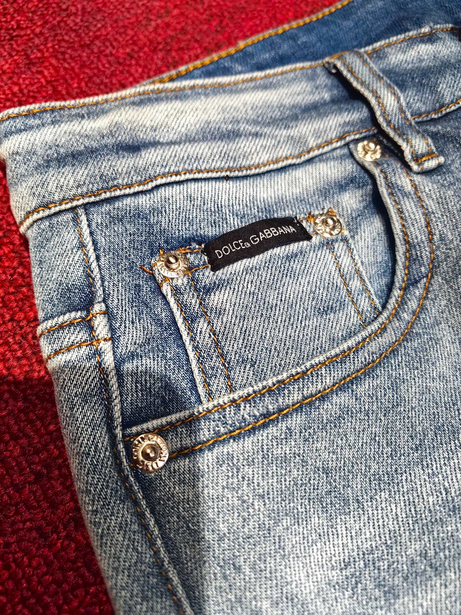 DOLCE & GABBANA Light Blue Wash Straight-Leg Jeans with Logo Patch 3 a1741864199923 2100