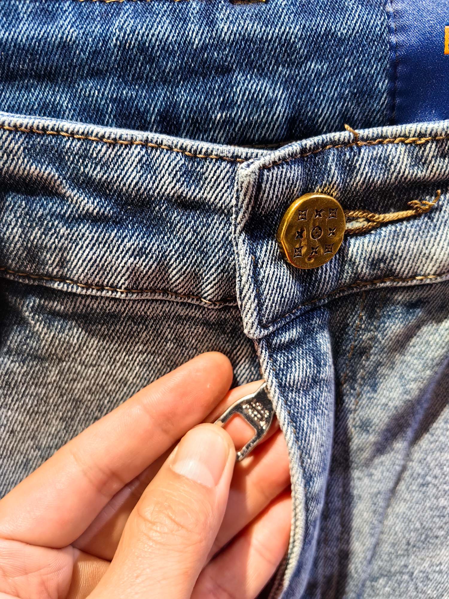 Louis Vuitton经典logo牛仔裤 - 高級水洗デザイン