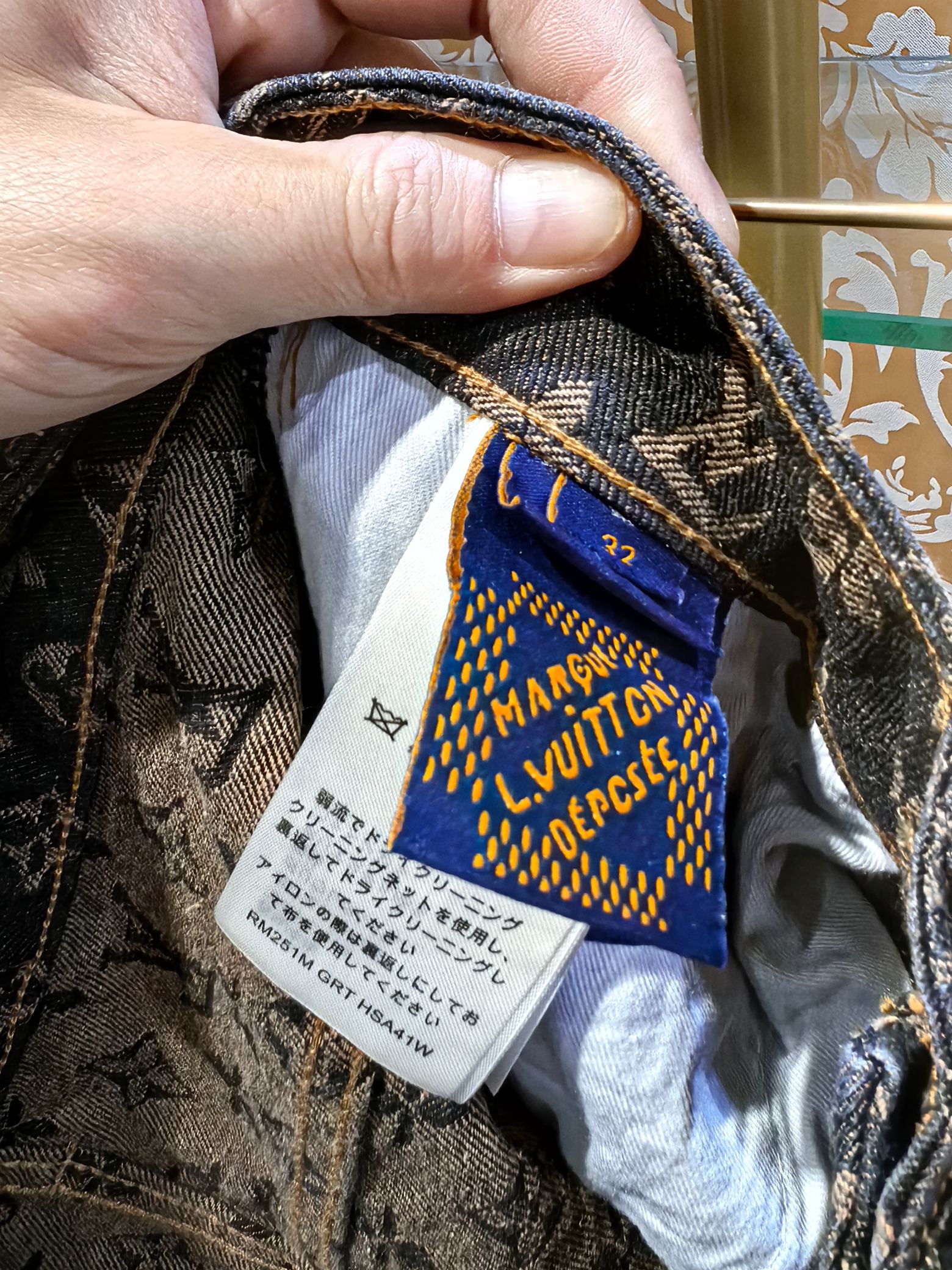 Louis Vuitton 经典老花logo牛仔裤 - クラシックデザインと上質な仕立て