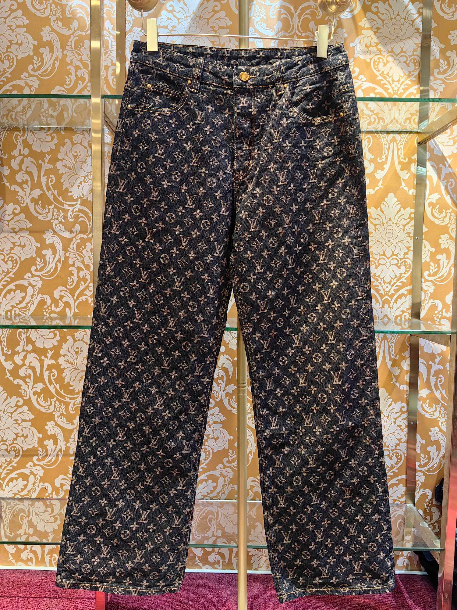 Louis Vuitton 经典老花logo牛仔裤 - クラシックデザインと上質な仕立て