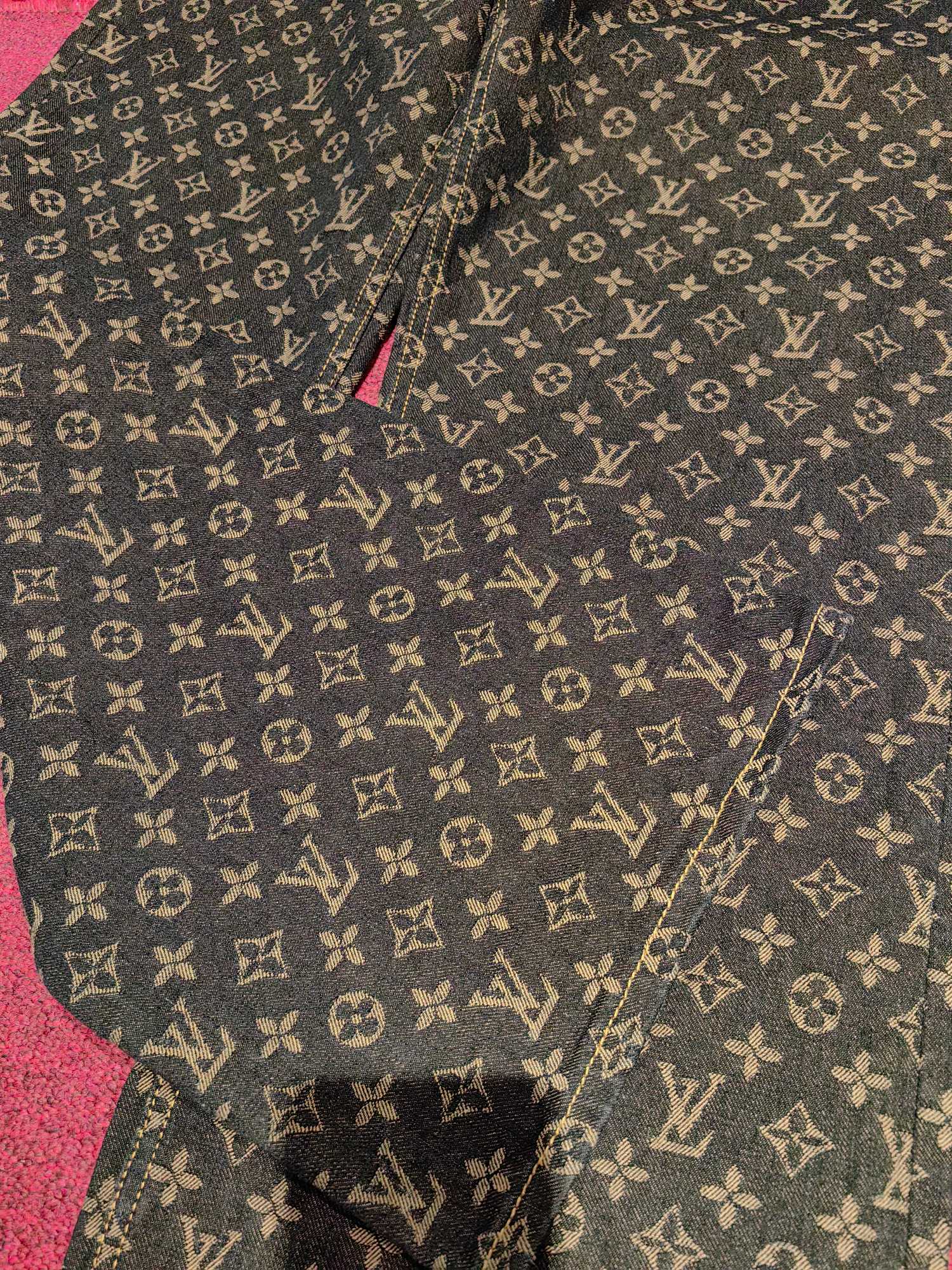 Louis Vuitton 经典老花logo牛仔裤 - クラシックデザインと上質な仕立て