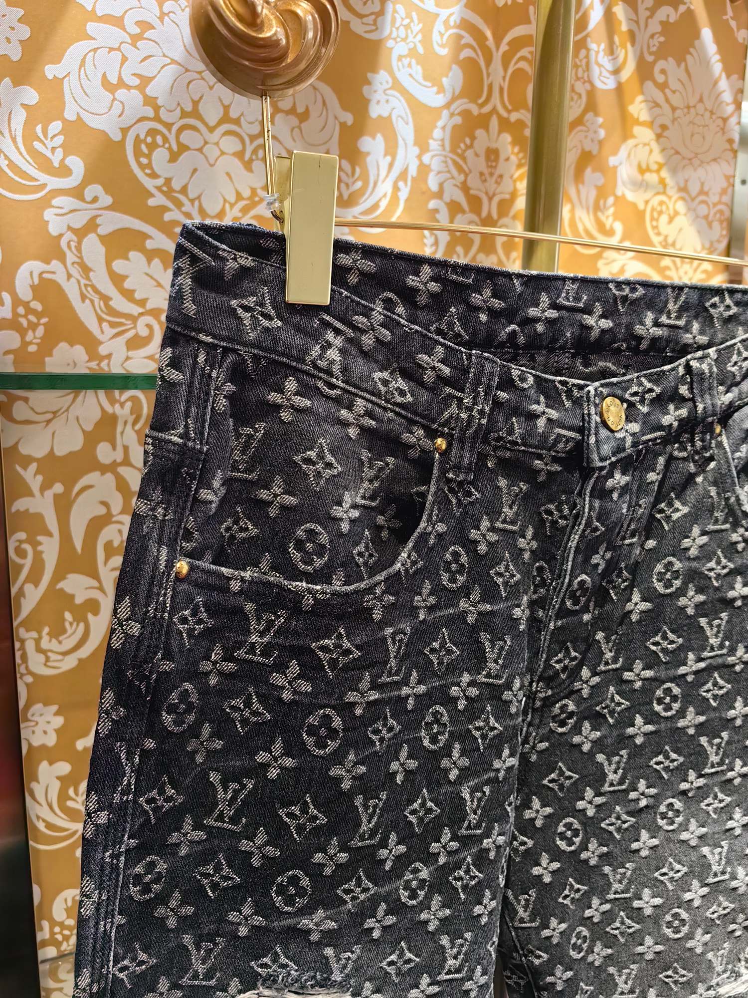 Louis Vuitton 经典老花logo牛仔裤 高級感溢れるデザイン