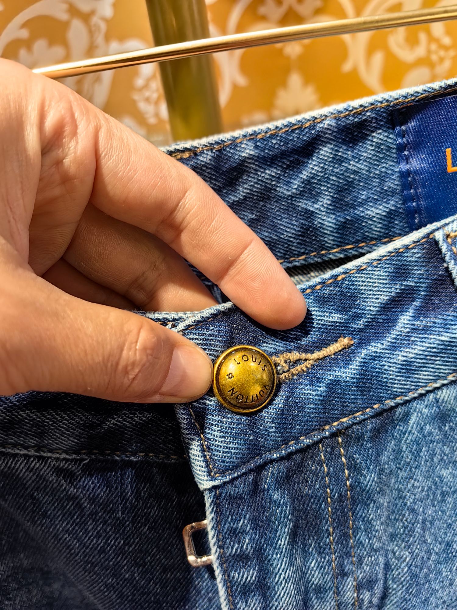 ルイ・ヴィトン p400 牛仔裤 - 上質なデザインと快適なフィット感