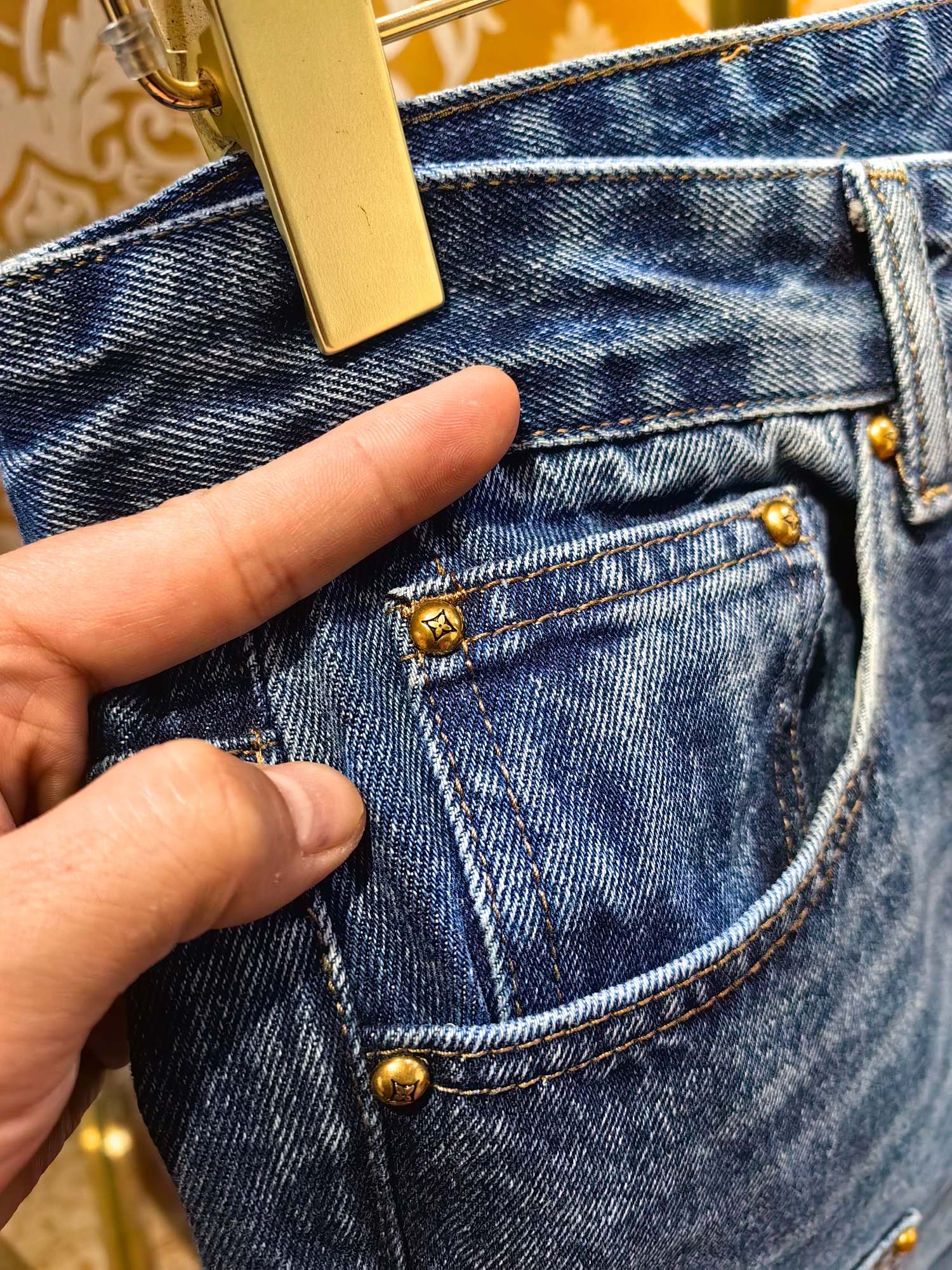 ルイ・ヴィトン p400 牛仔裤 - 上質なデザインと快適なフィット感