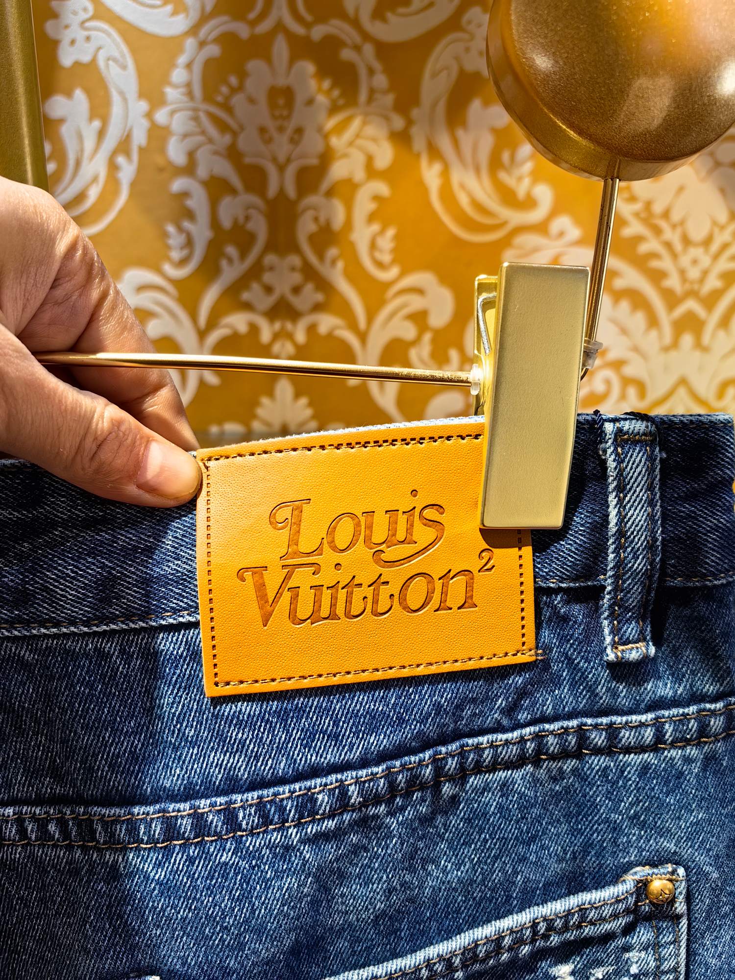 ルイ・ヴィトン p400 牛仔裤 - 上質なデザインと快適なフィット感