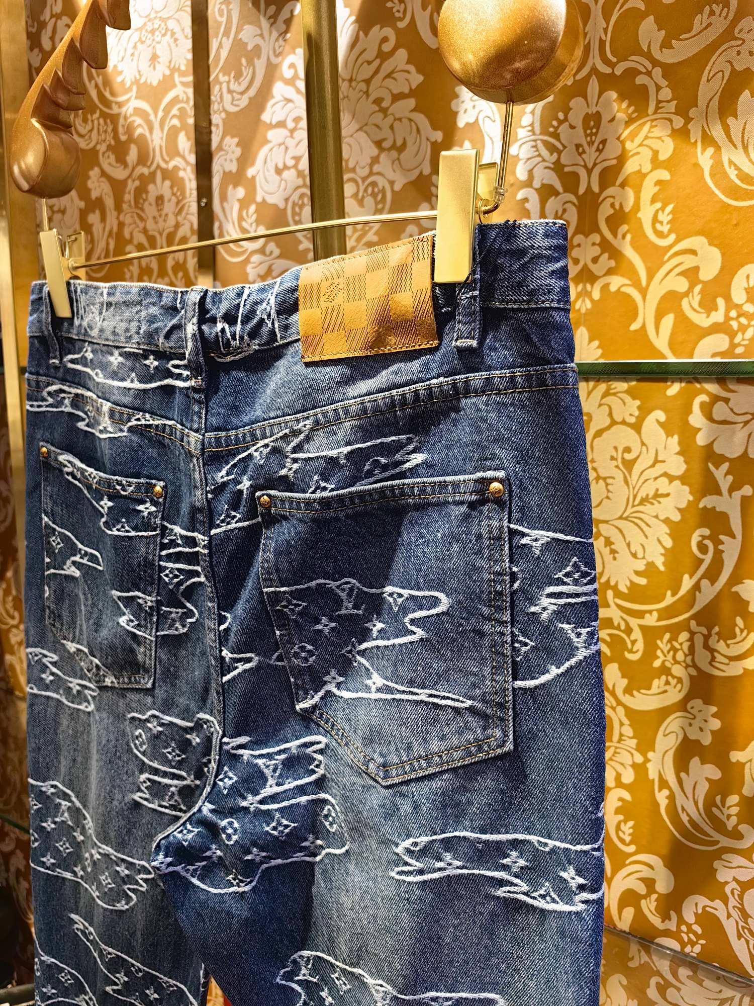 Louis Vuitton 牛仔裤 - 幅広いサイズ展開と高品質デザイン