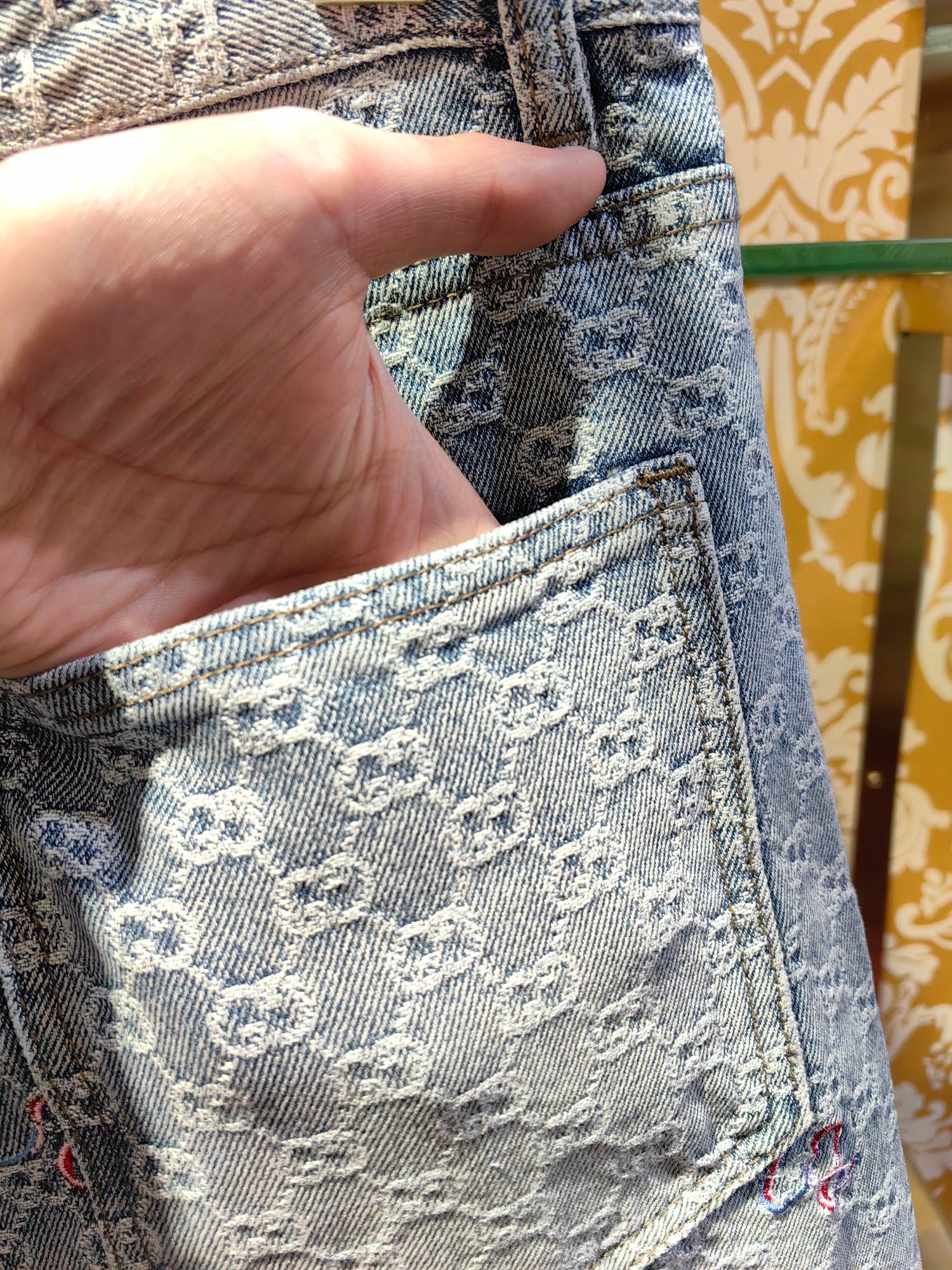 GUCCI 牛仔裤 刺繍デザイン・上質な仕上げ