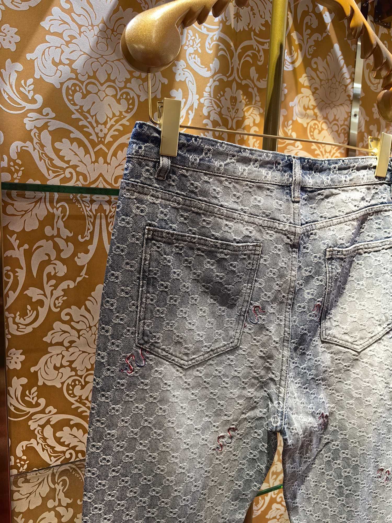 GUCCI 牛仔裤 刺繍デザイン・上質な仕上げ