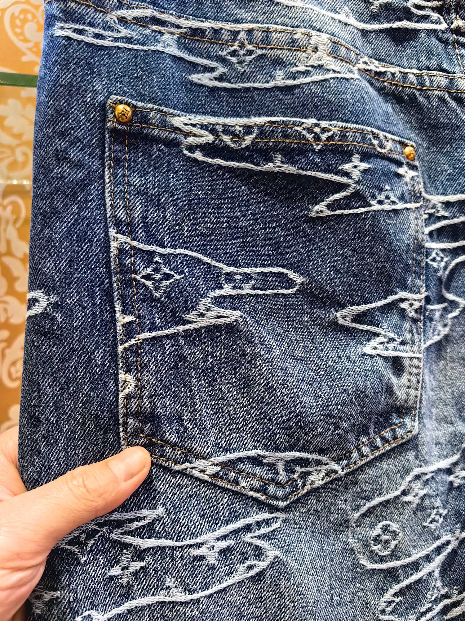 Louis Vuitton 牛仔裤 - 幅広いサイズ展開と高品質デザイン