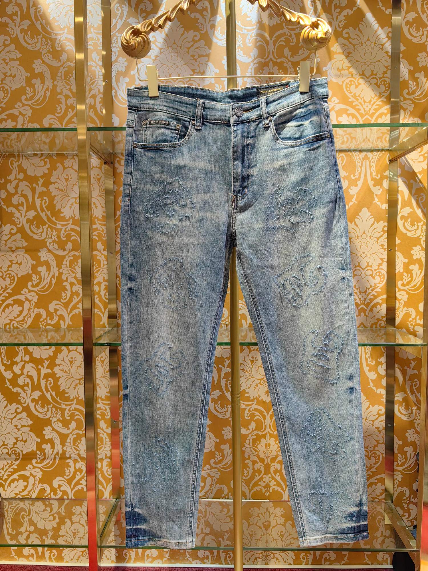 DOLCE & GABBANA デニムパンツ 修身小直筒型 DGロゴ付き