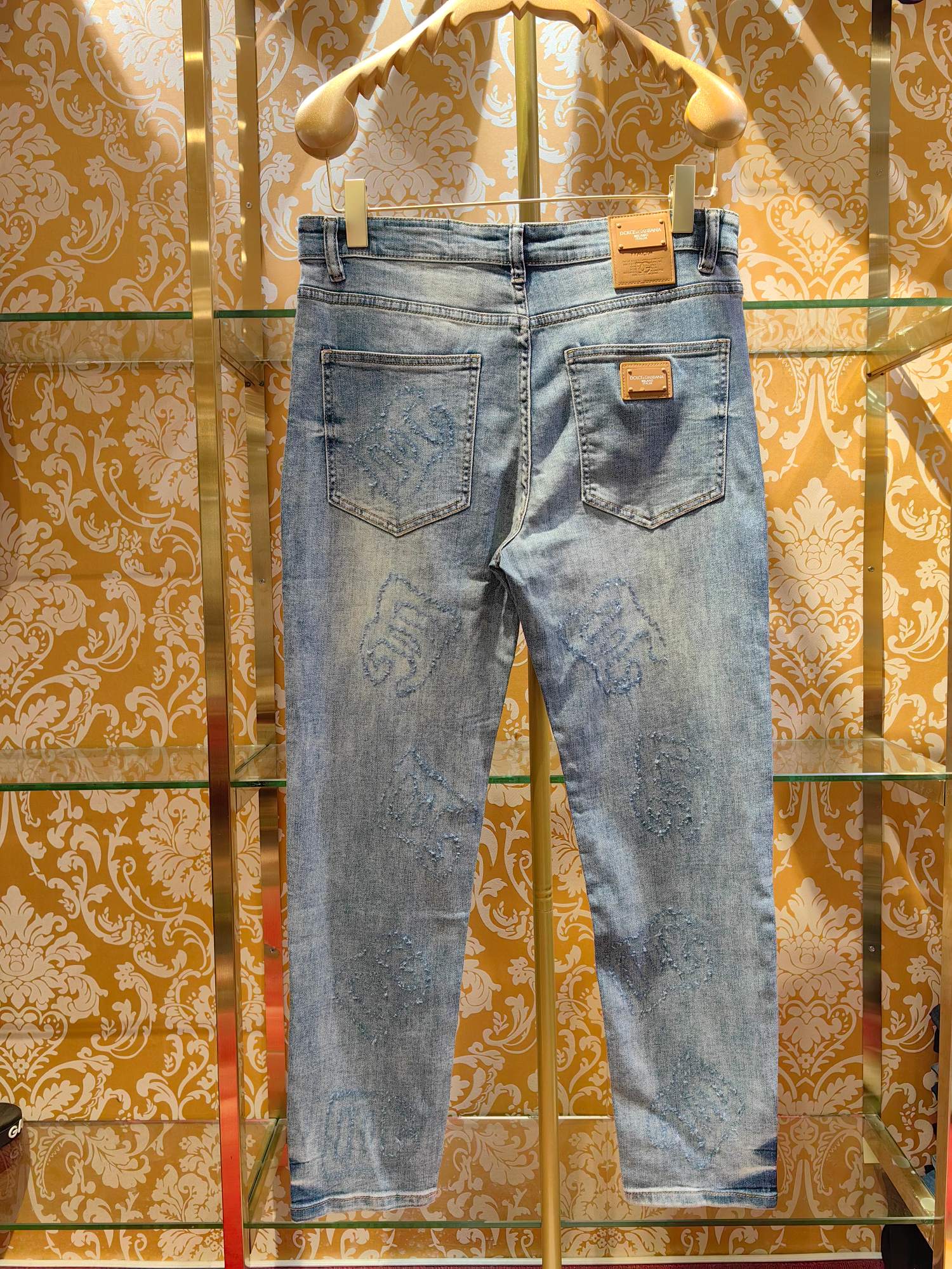 DOLCE & GABBANA デニムパンツ 修身小直筒型 DGロゴ付き