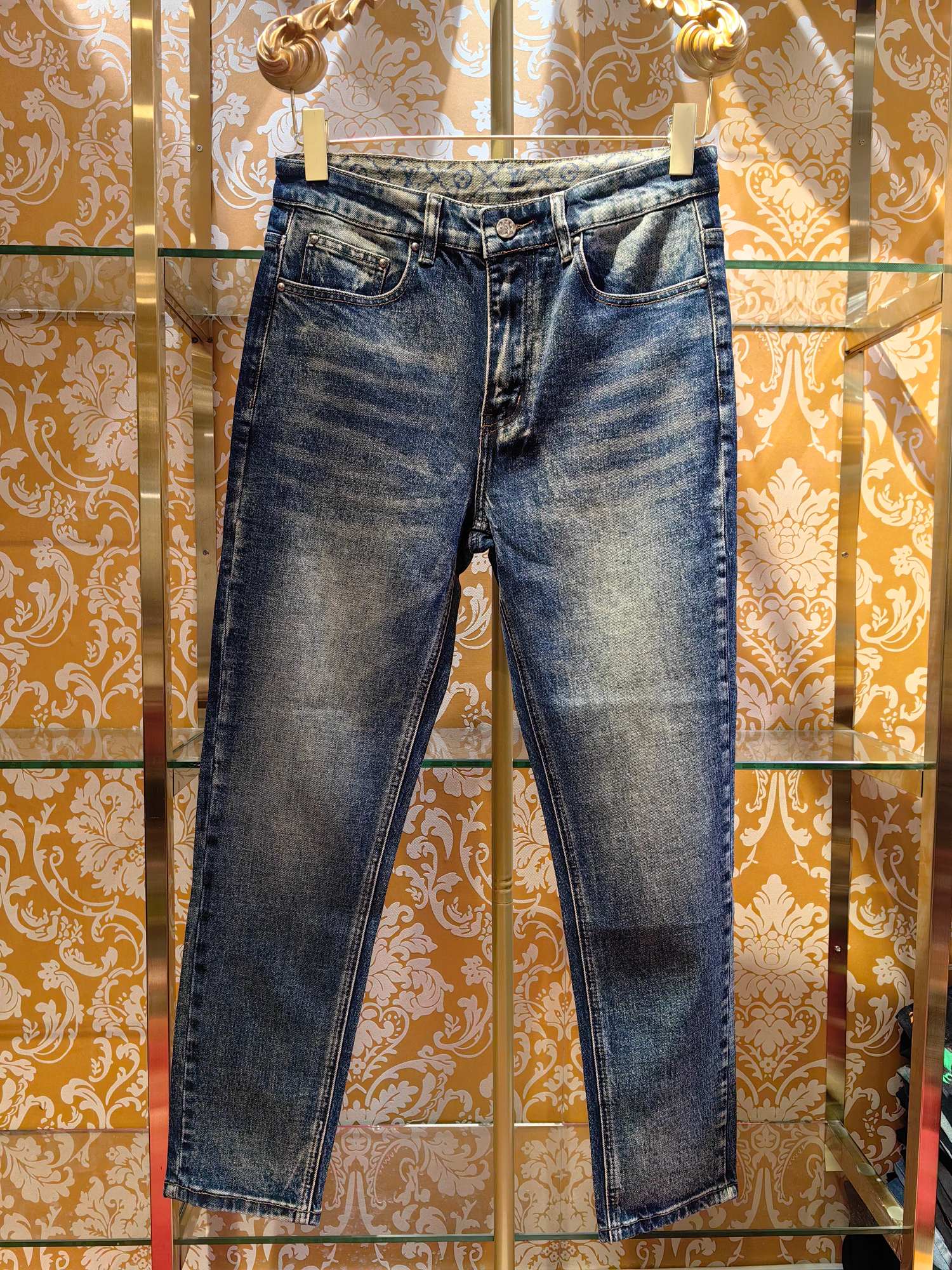 Louis Vuitton クラシックロゴ牛仔パンツ 水洗仕上げ