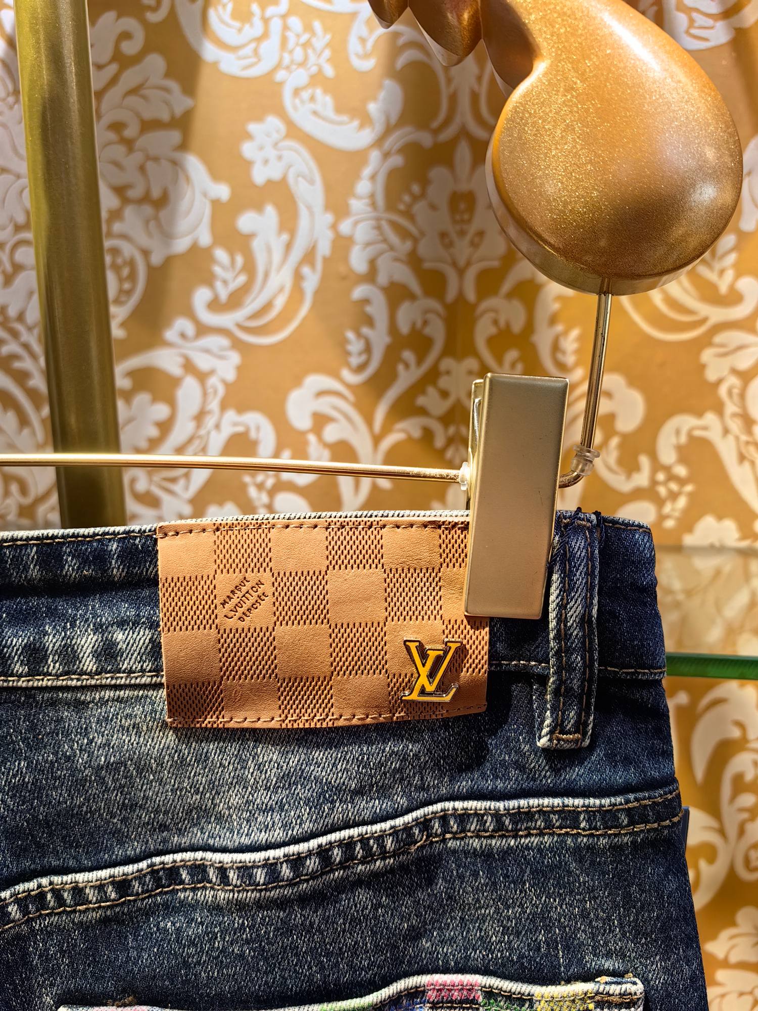 Louis Vuitton クラシックロゴ牛仔パンツ 水洗仕上げ