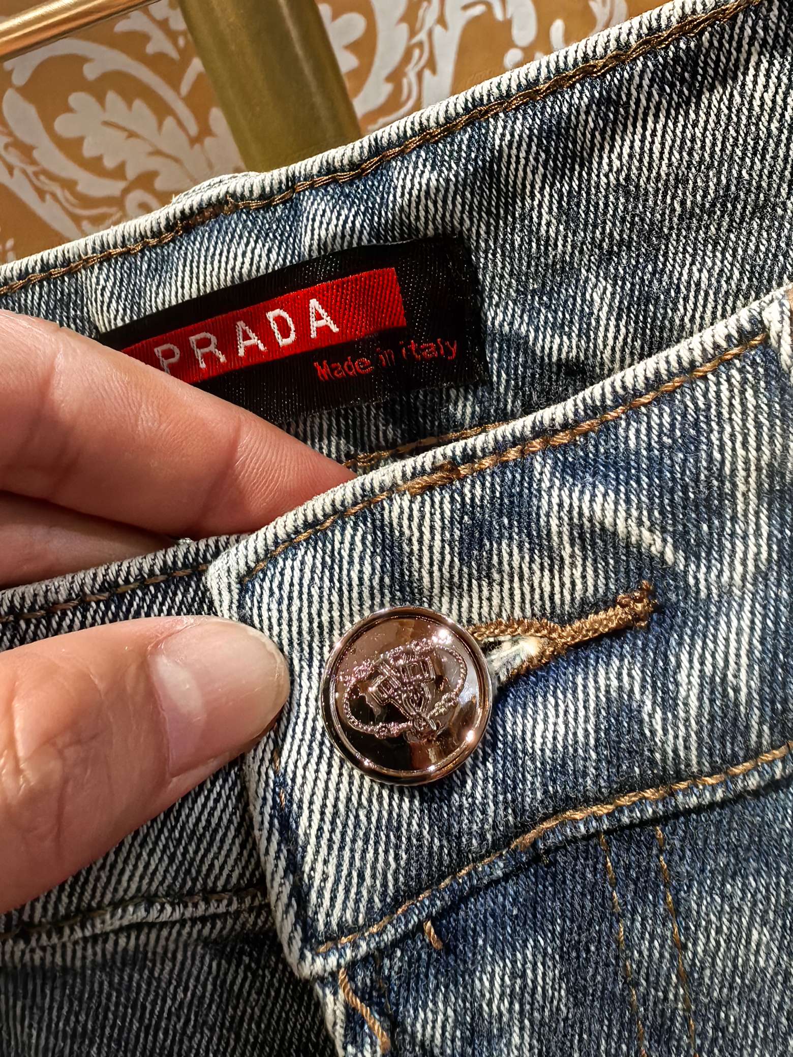 PRADA p400 经典logo牛仔裤 水洗休闲版