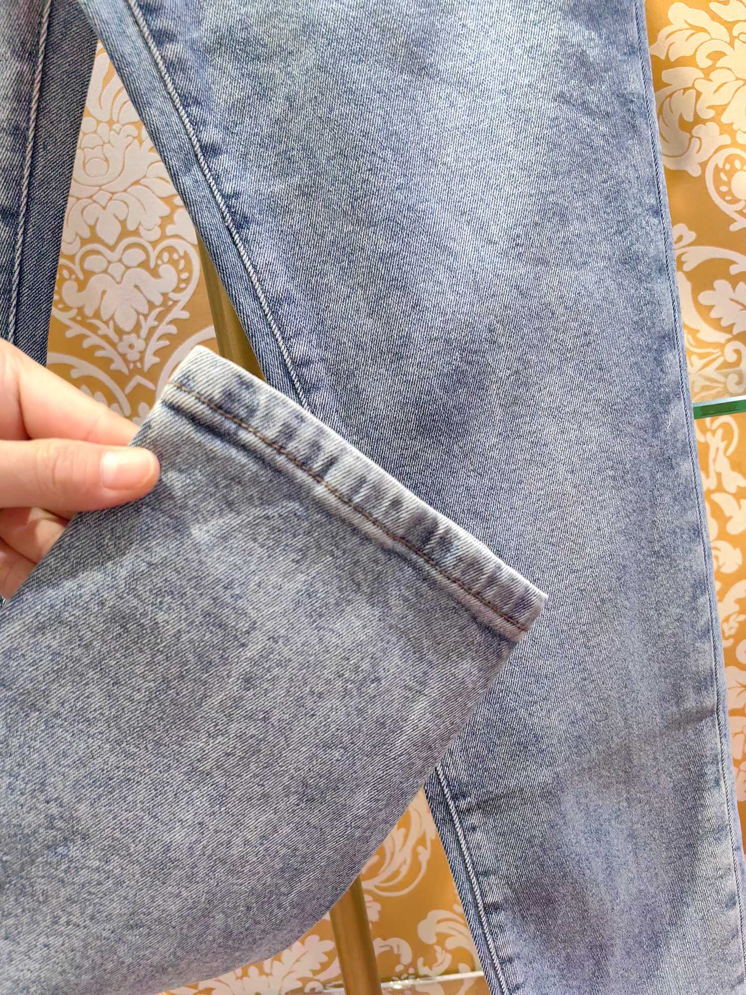 PRADA p400 经典logo牛仔裤 水洗休闲版