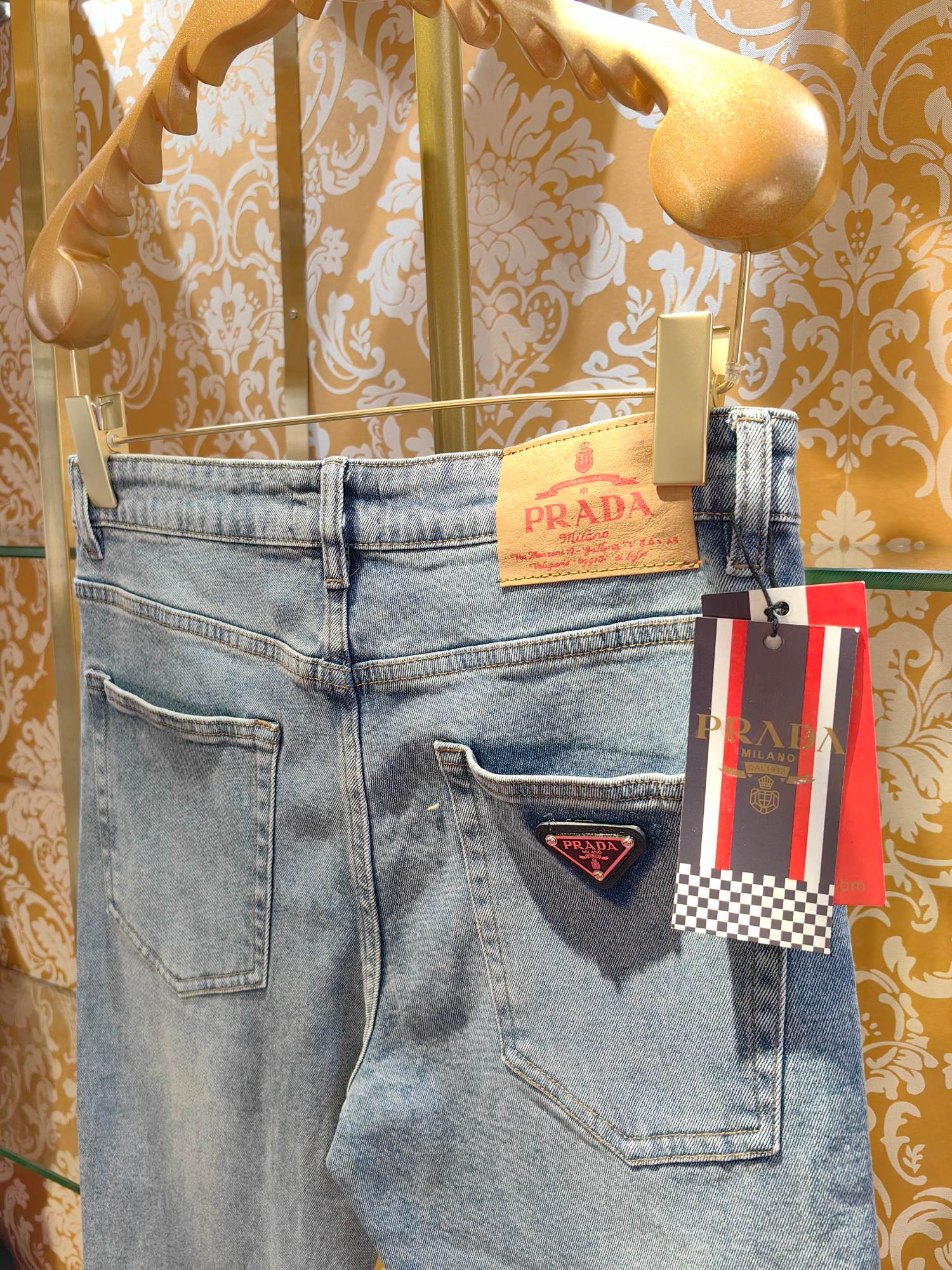 PRADA p400 经典logo牛仔裤 水洗休闲版