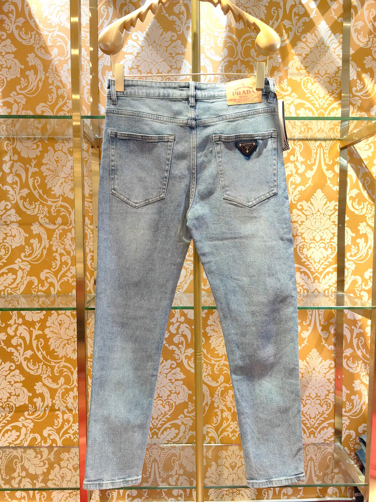 PRADA p400 经典logo牛仔裤 水洗休闲版