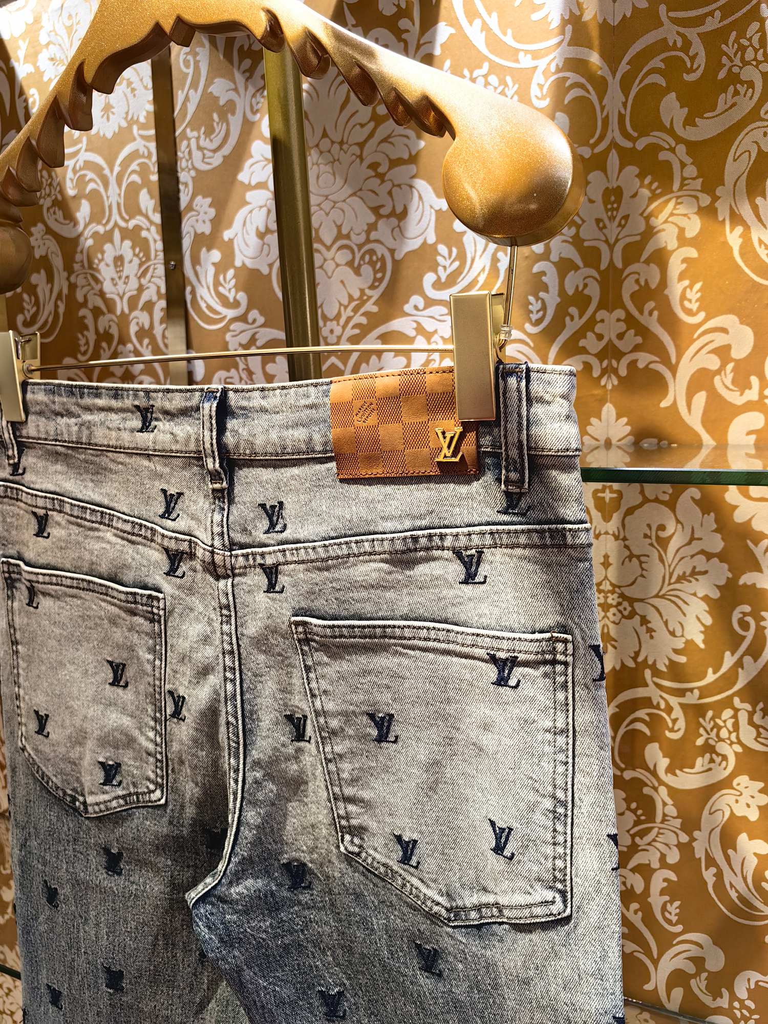 Louis Vuittonクラシックロゴデニムパンツ - 高品質・快適なフィット感