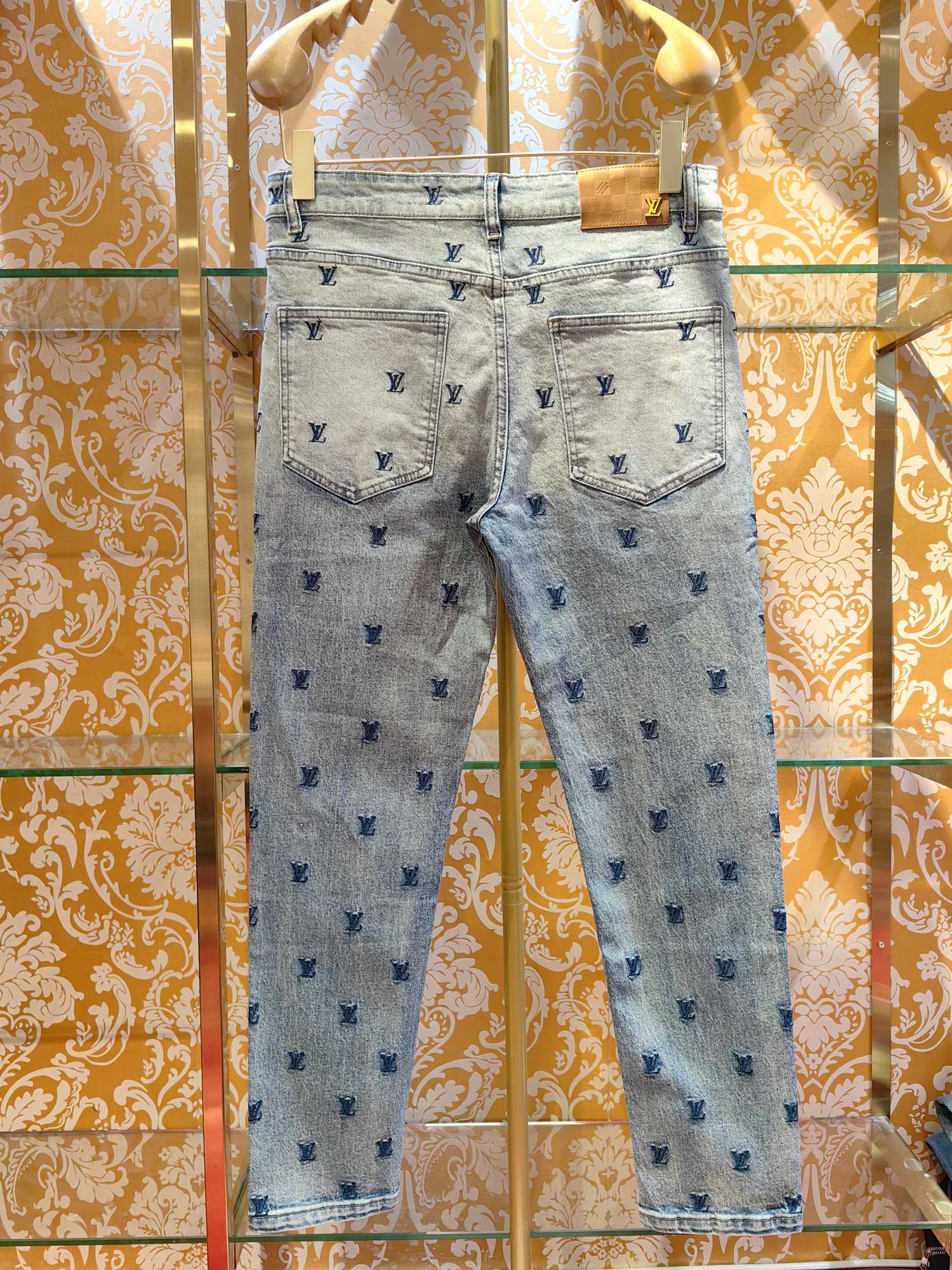 Louis Vuittonクラシックロゴデニムパンツ - 高品質・快適なフィット感