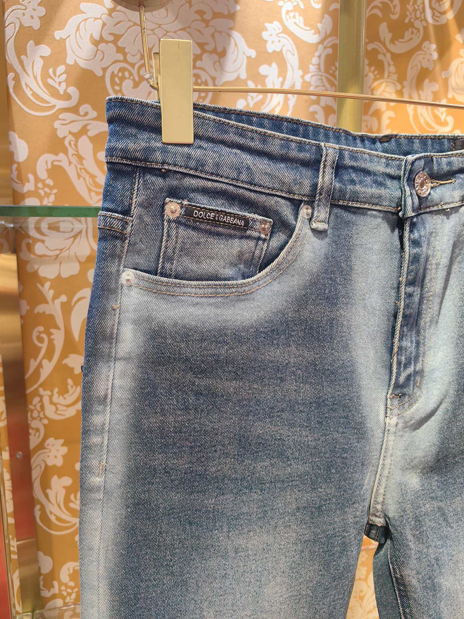 DOLCE & GABBANA p400牛仔裤 - 修身小直筒型・完璧な水洗ブルー