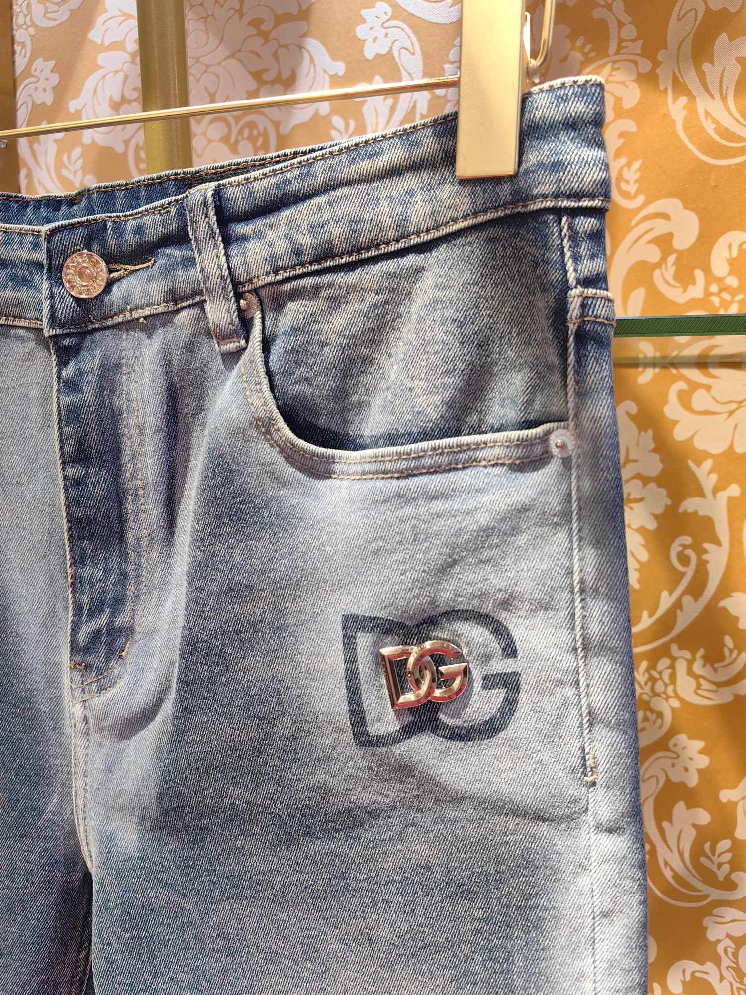 DOLCE & GABBANA p400牛仔裤 - 修身小直筒型・完璧な水洗ブルー