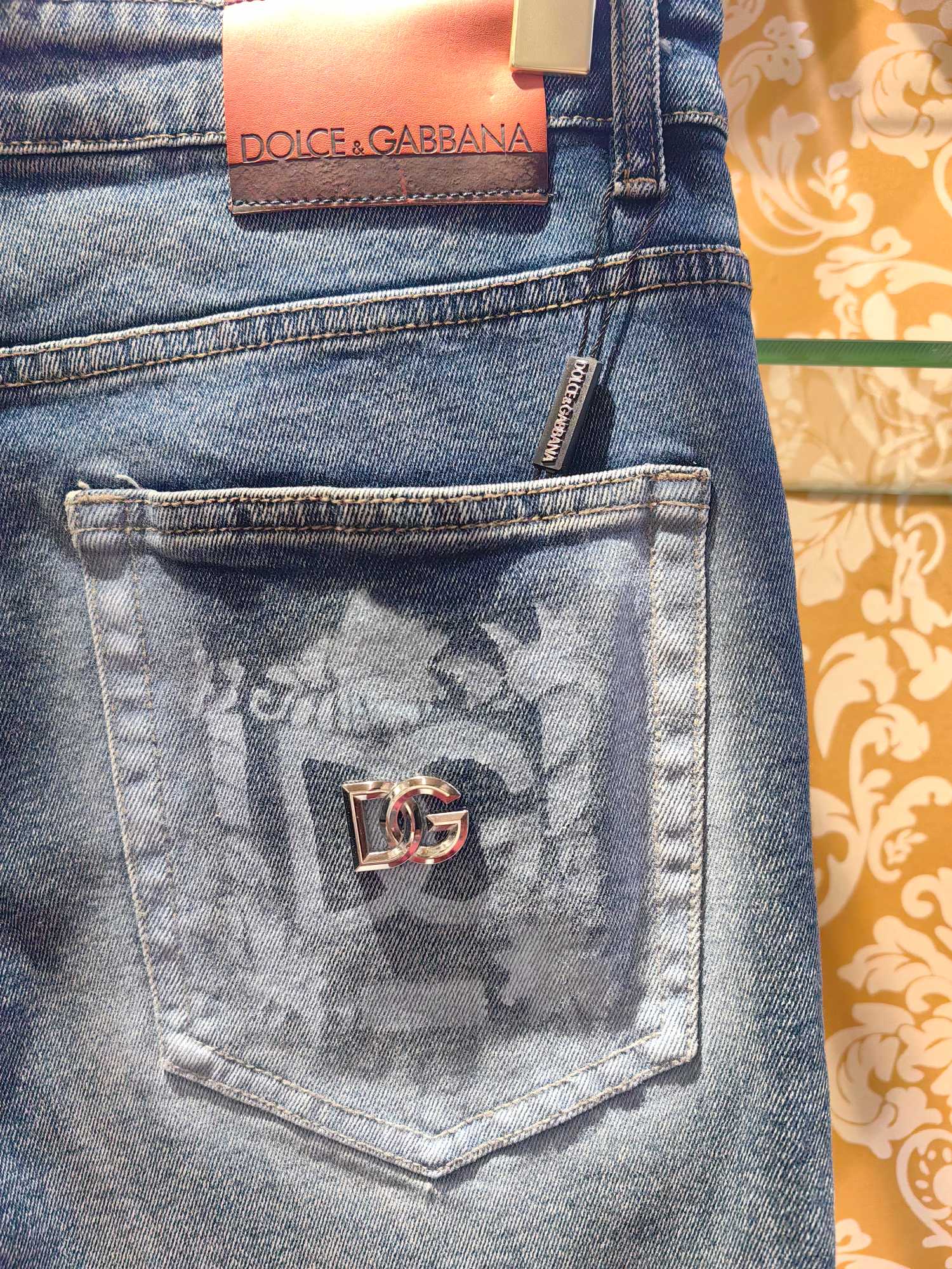 DOLCE & GABBANA p400牛仔裤 - 修身小直筒型・完璧な水洗ブルー