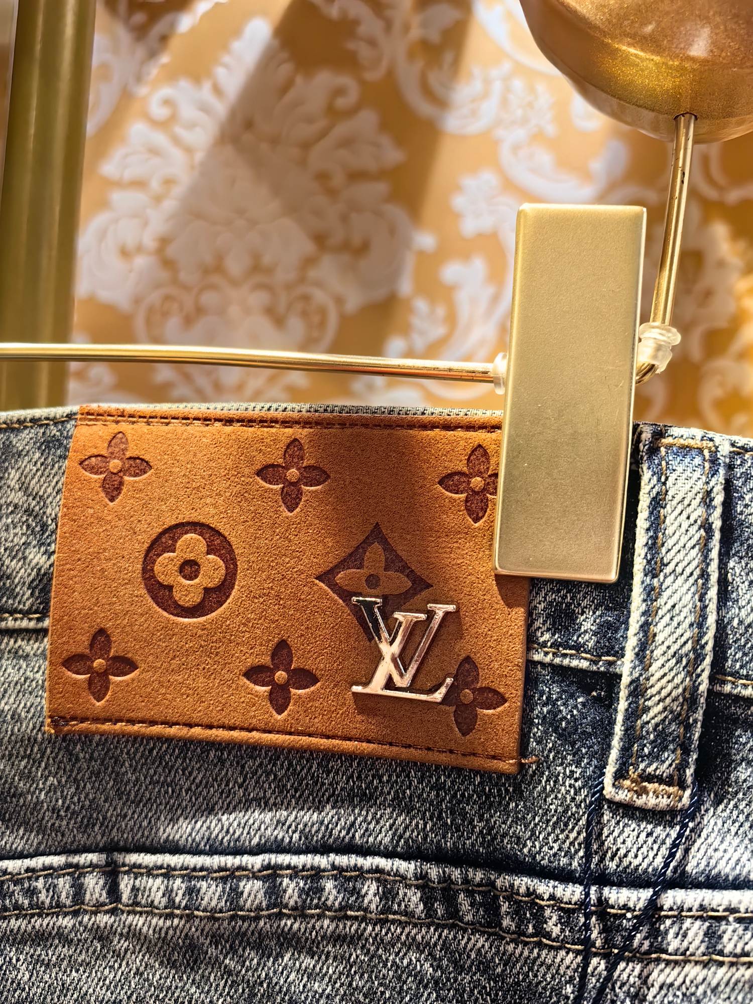 Louis Vuitton爆款牛仔裤 - 高品質水洗デザイン