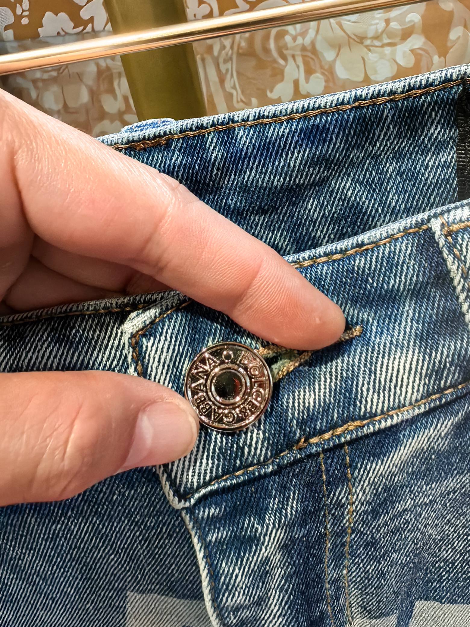 DOLCE & GABBANA P400牛仔裤 - 修身小直筒デザイン