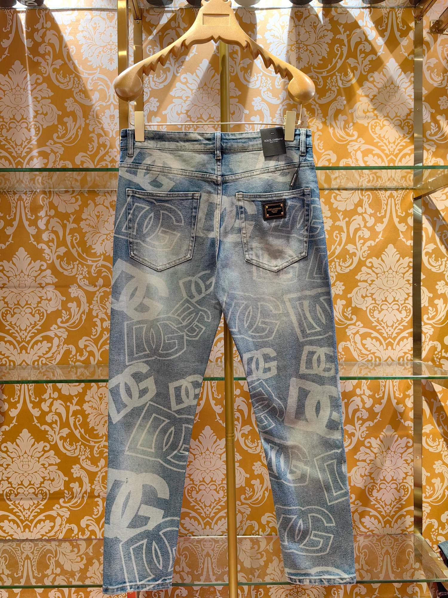 DOLCE & GABBANA P400牛仔裤 - 修身小直筒デザイン