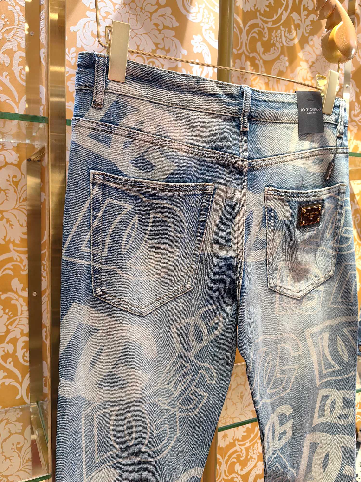 DOLCE & GABBANA P400牛仔裤 - 修身小直筒デザイン