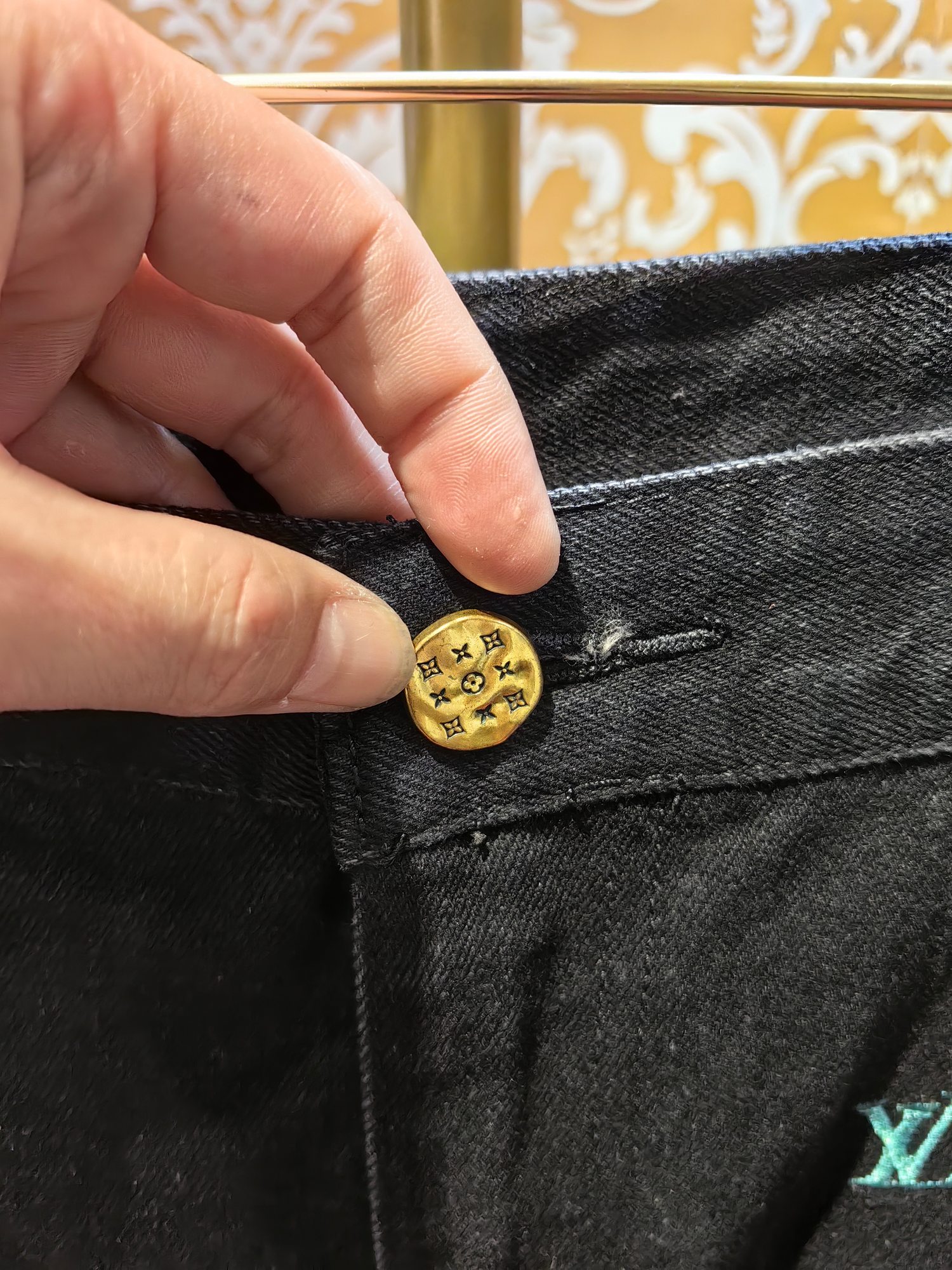 Louis Vuitton 牛仔裤 - 高級感あふれるデザインと快適なフィット感