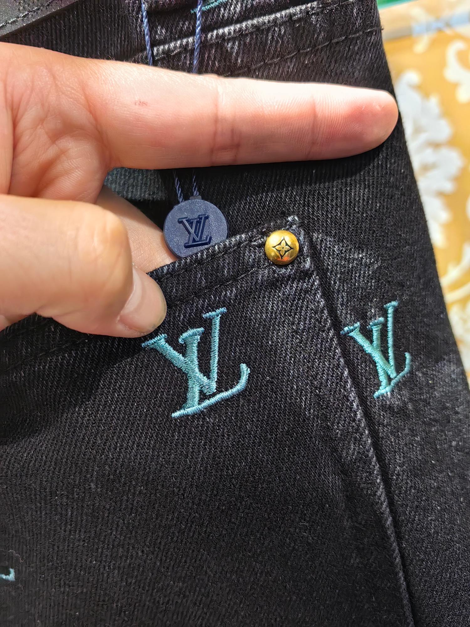 Louis Vuitton 牛仔裤 - 高級感あふれるデザインと快適なフィット感